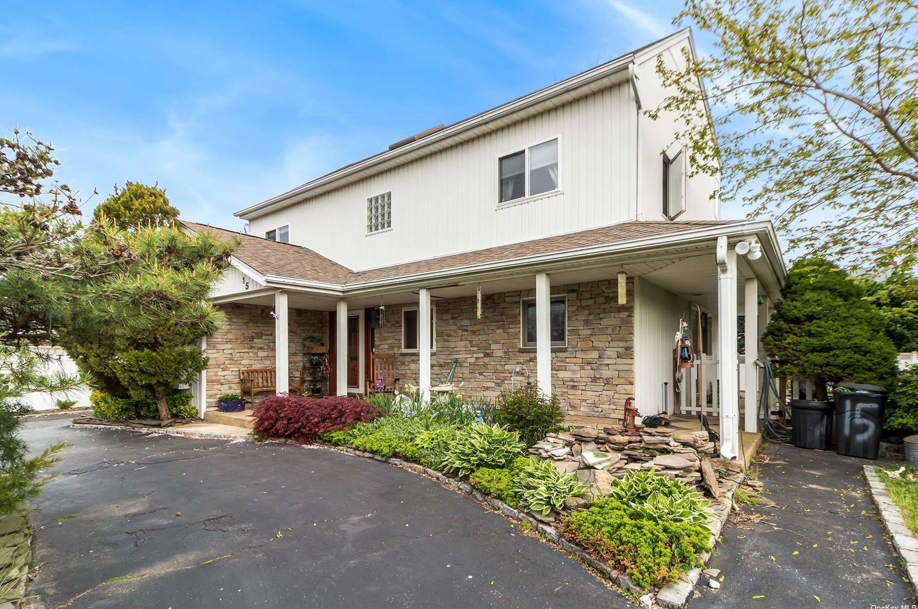 15 Bayview St, East Massapequa NY  11758-7602 exterior