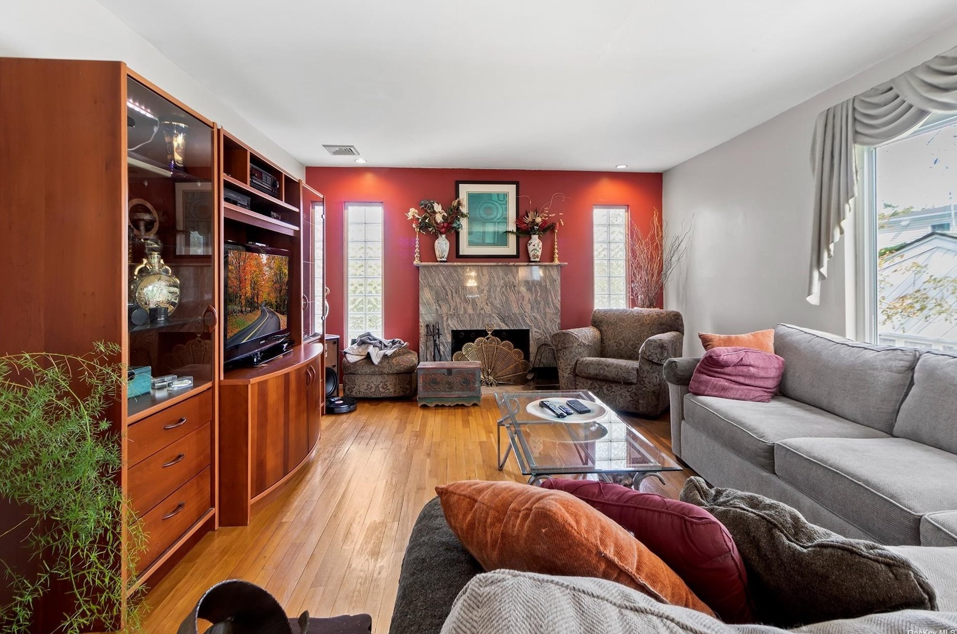 15 Bayview St, East Massapequa NY  11758-7602 exterior