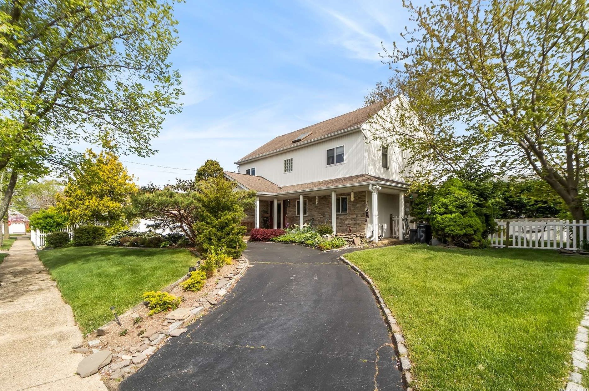 15 Bayview St, East Massapequa NY  11758-7602 exterior