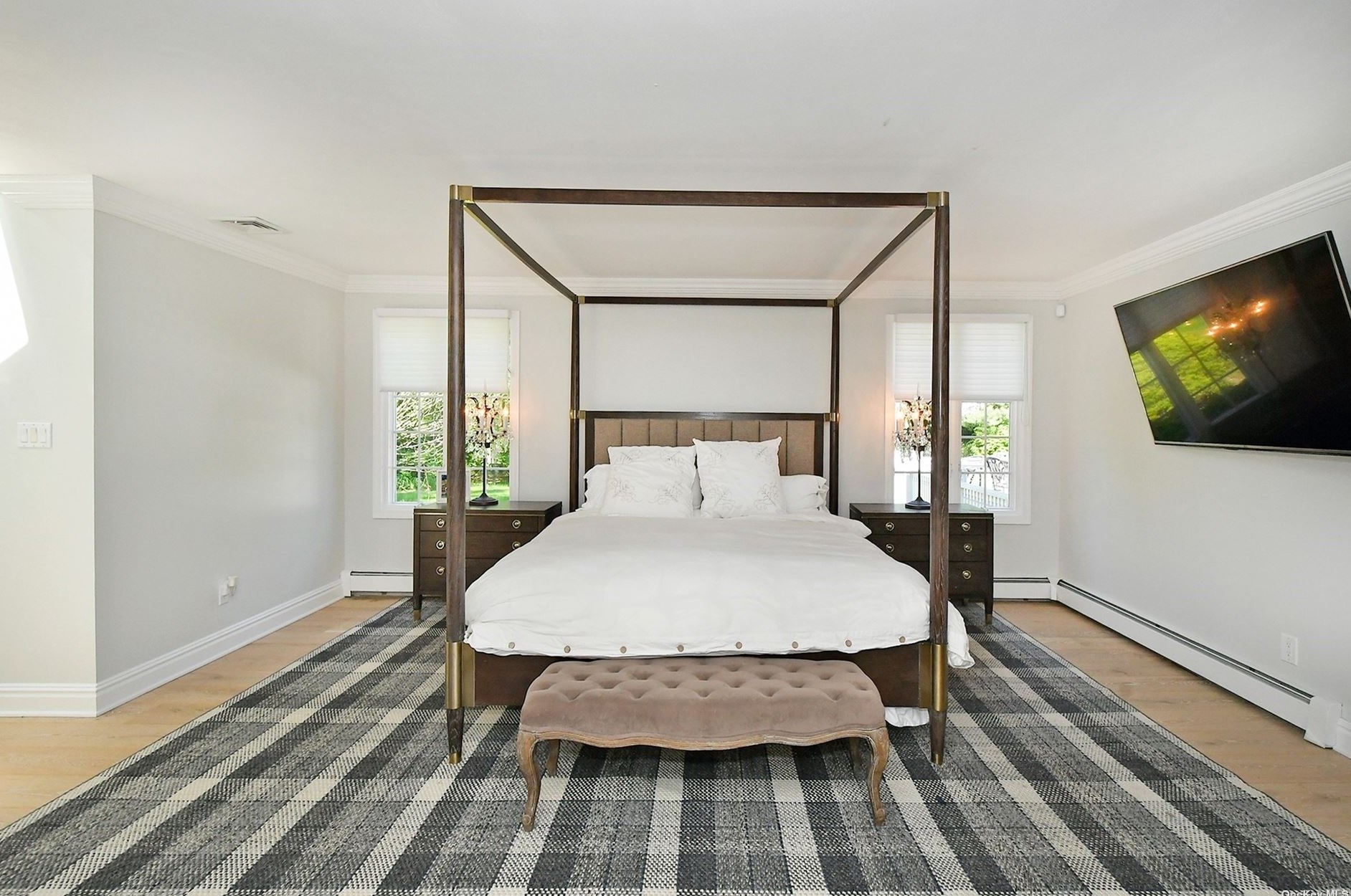 310 Annandale Dr, Syosset NY  11791-1001 exterior