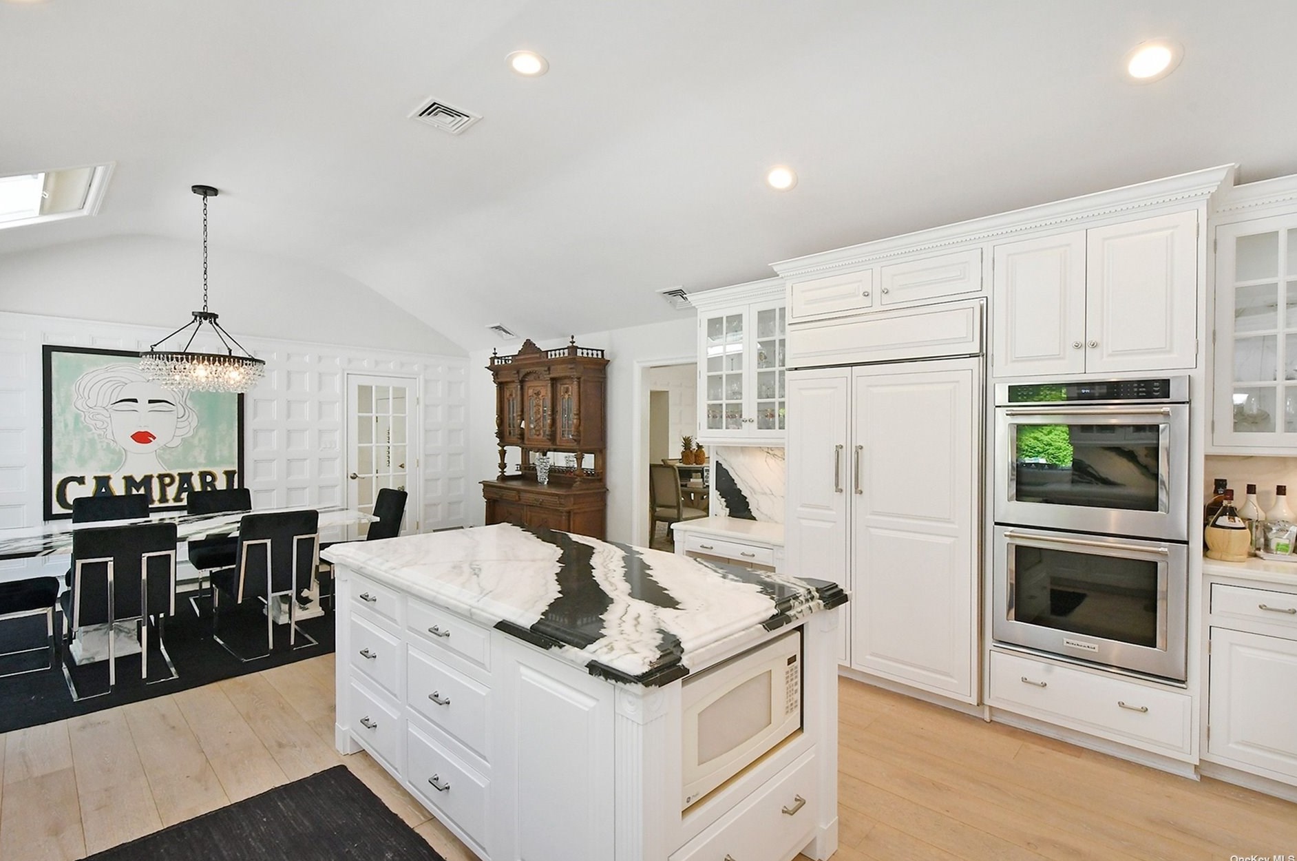 310 Annandale Dr, Syosset NY  11791-1001 exterior