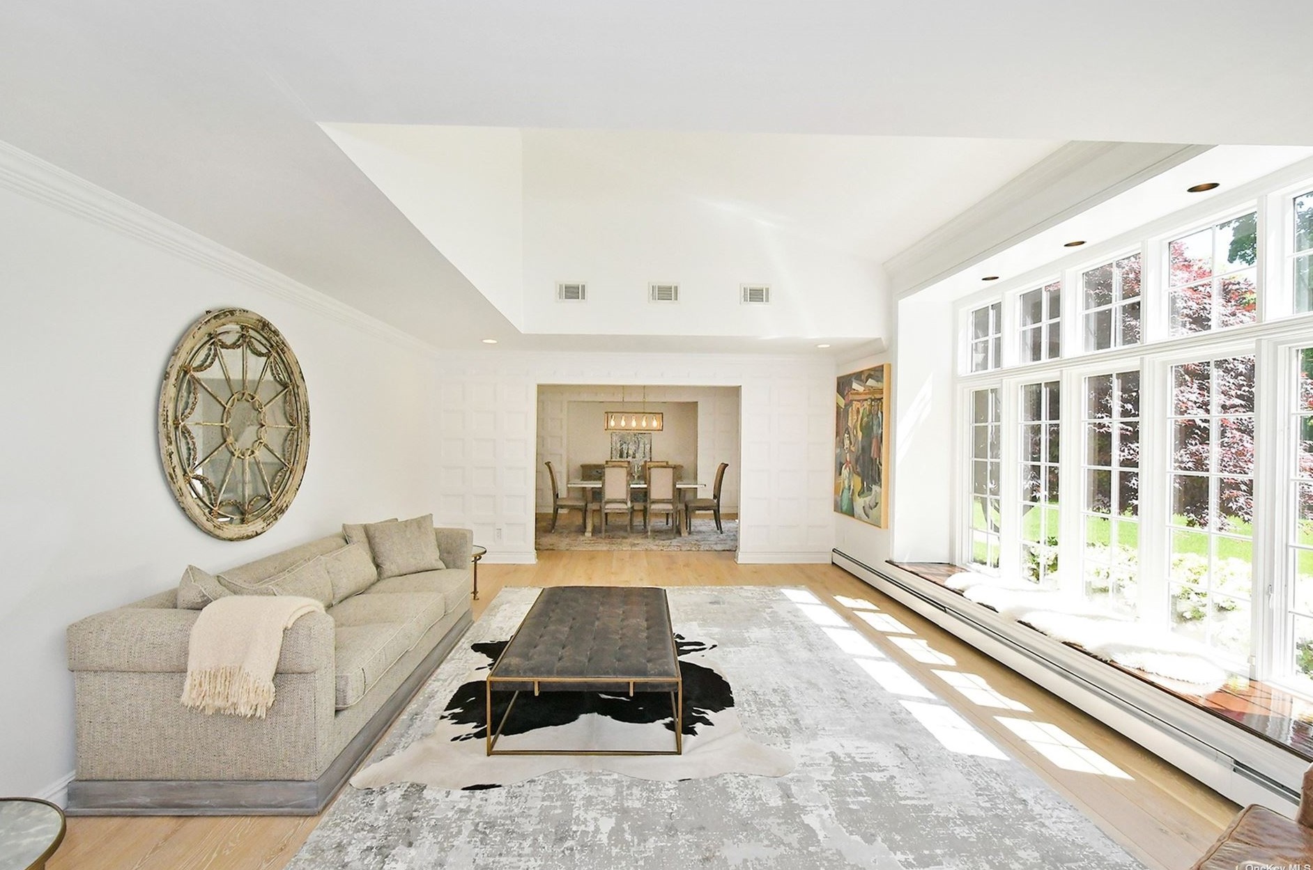 310 Annandale Dr, Syosset NY  11791-1001 exterior