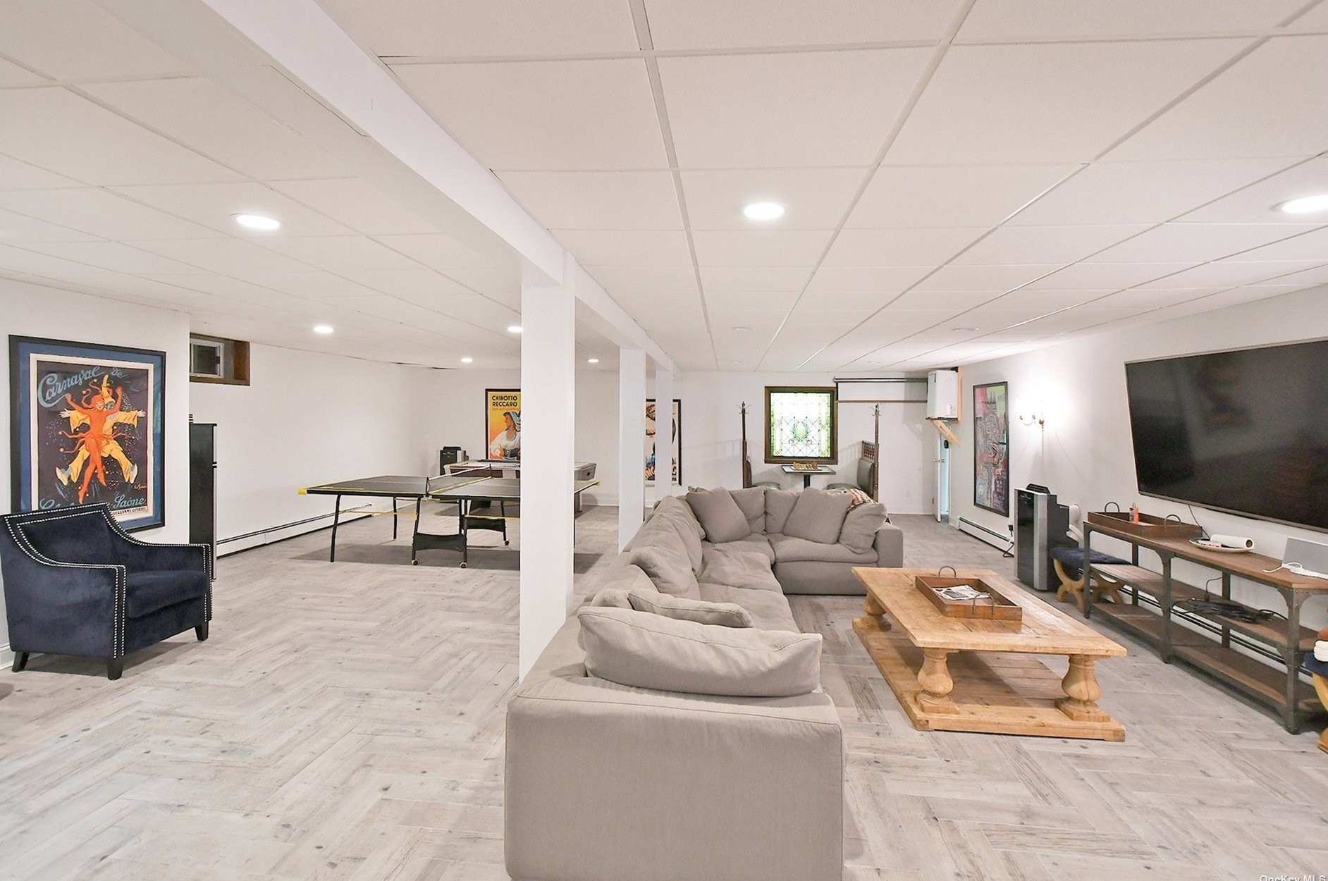 310 Annandale Dr, Syosset NY  11791-1001 exterior