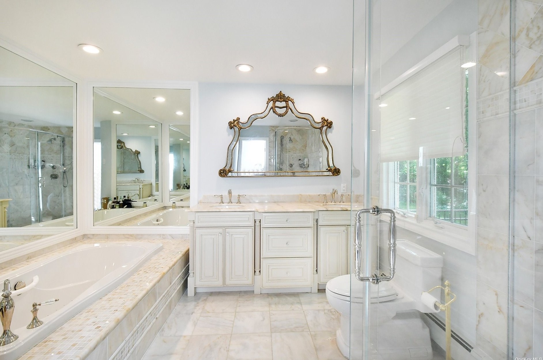 310 Annandale Dr, Syosset NY  11791-1001 exterior