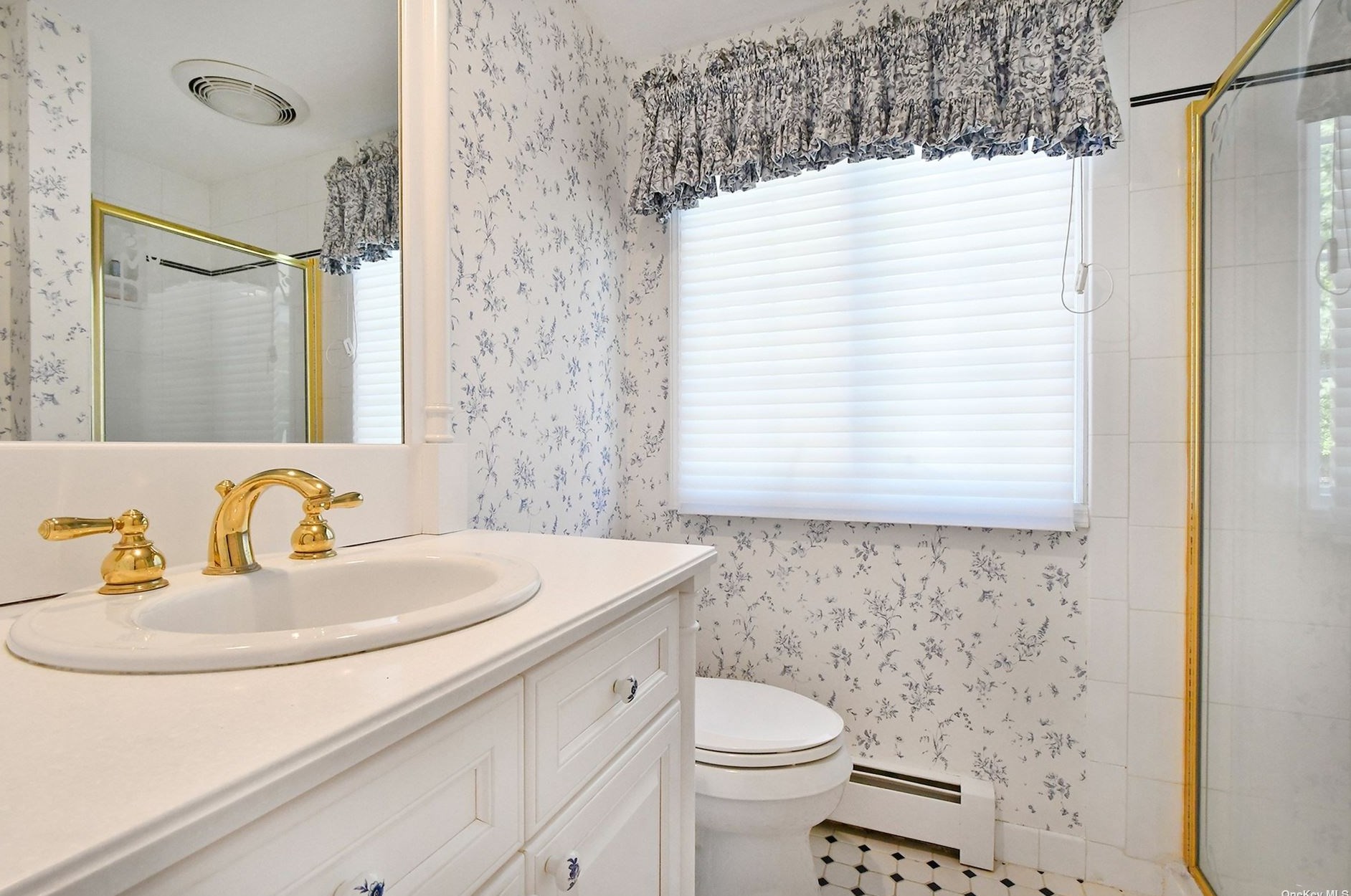 310 Annandale Dr, Syosset NY  11791-1001 exterior