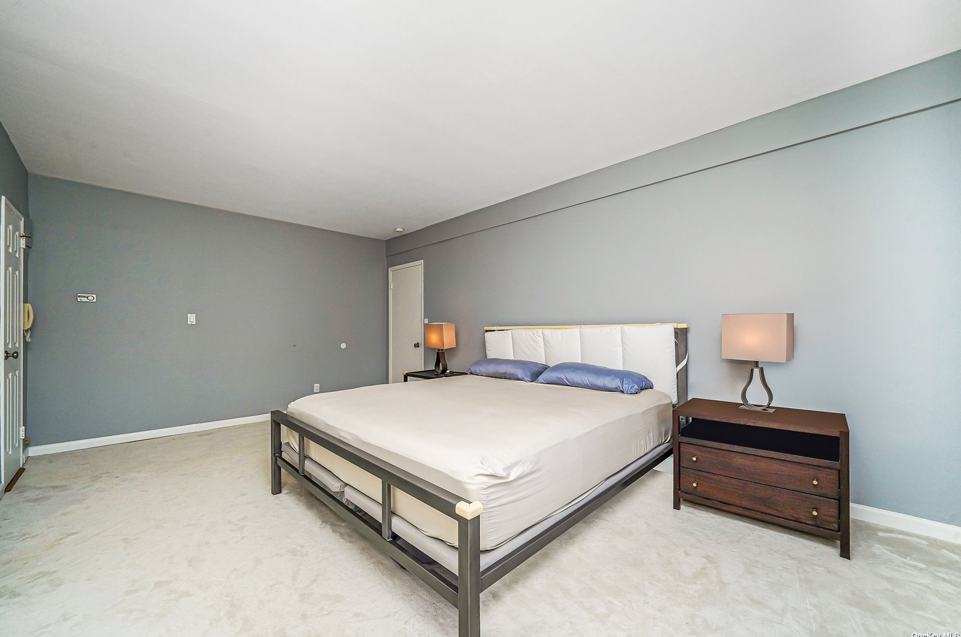 15 Hill Park Ave #3c, Great Neck, NY 11021