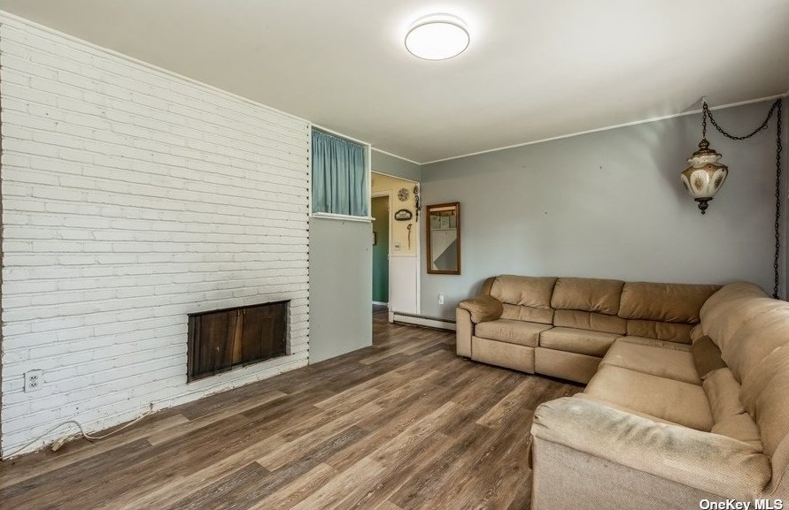 6 Thrush Ln, Plainedge NY  11756-3211 exterior