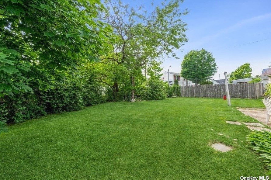 6 Thrush Ln, Plainedge NY  11756-3211 exterior