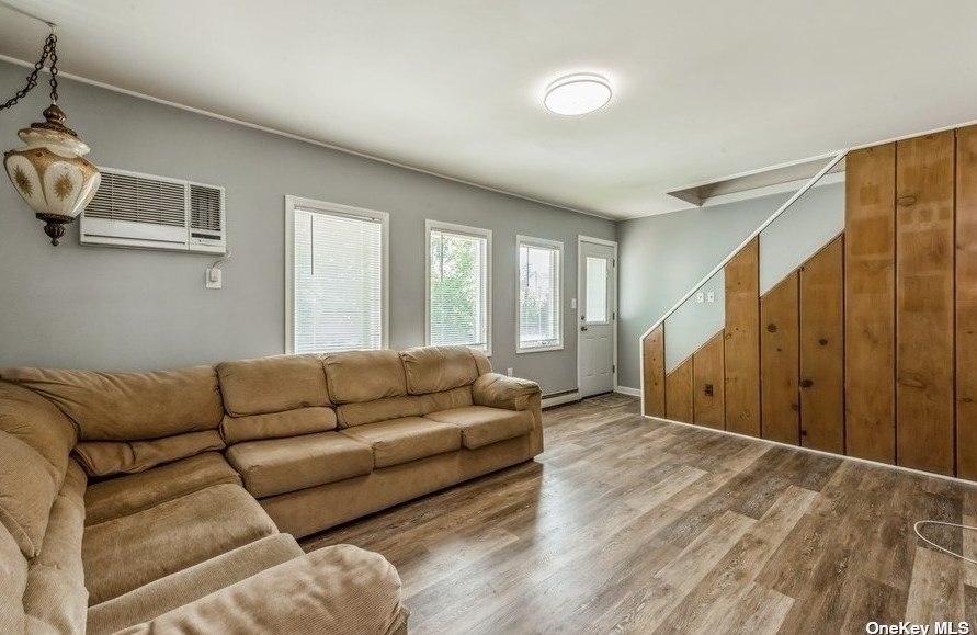 6 Thrush Ln, Plainedge NY  11756-3211 exterior