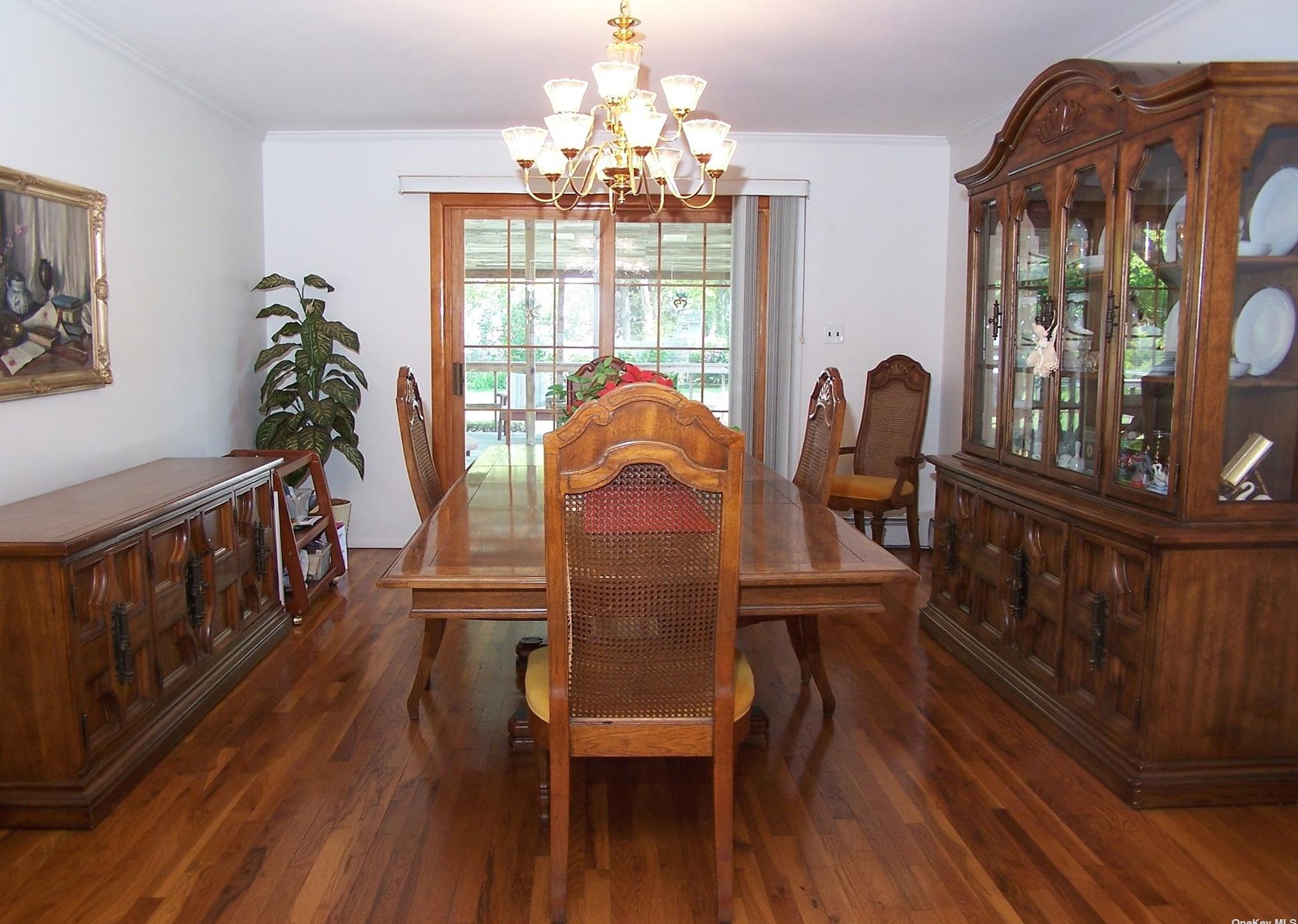 1947 Louis Kossuth Ave, Hauppauge NY 11779-6423 exterior