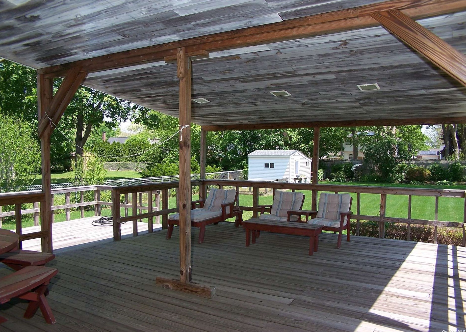 1947 Louis Kossuth Ave, Hauppauge NY 11779-6423 exterior