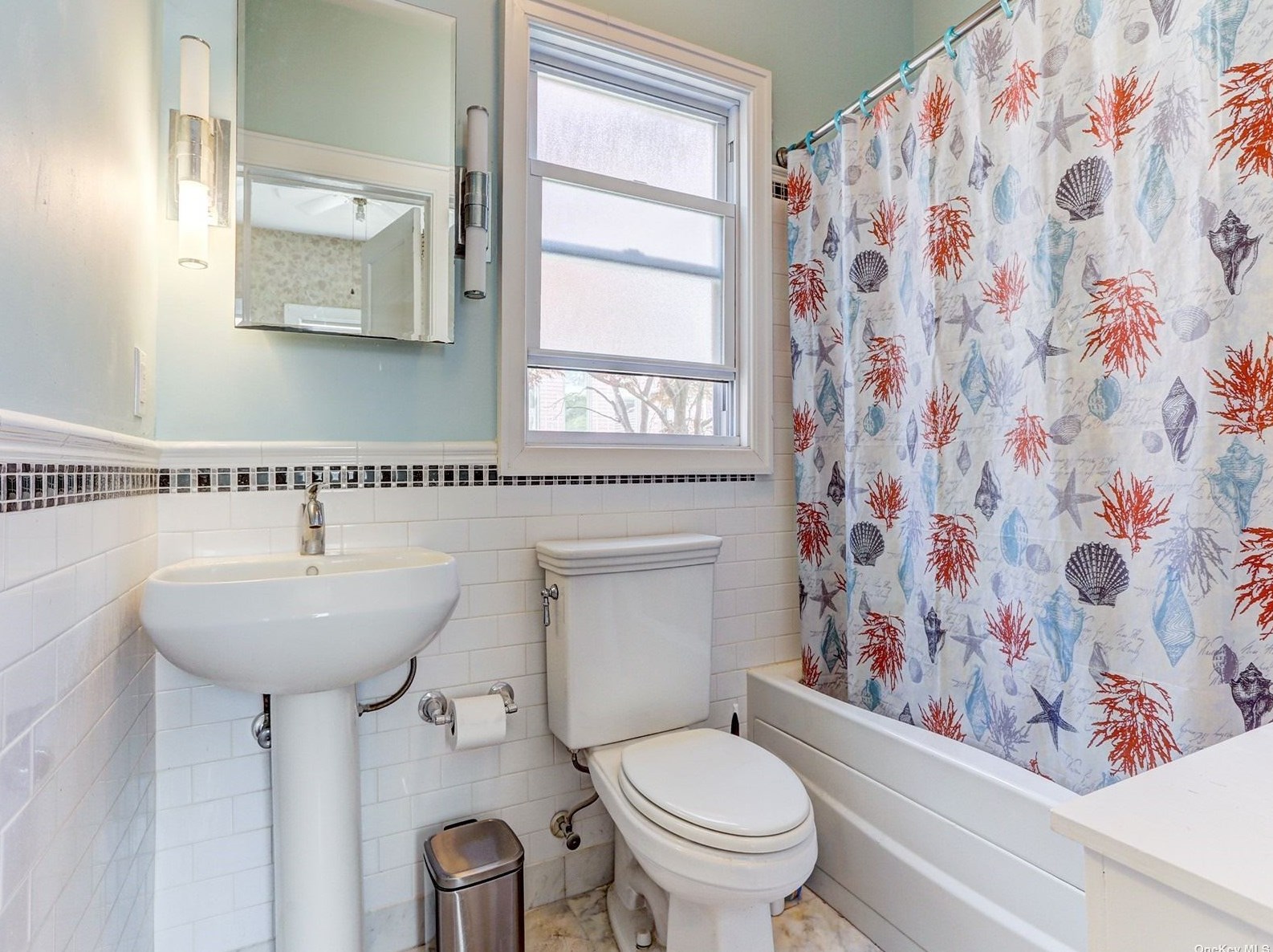 264 National Blvd, East Atlantic Beach NY  11561-3323 exterior