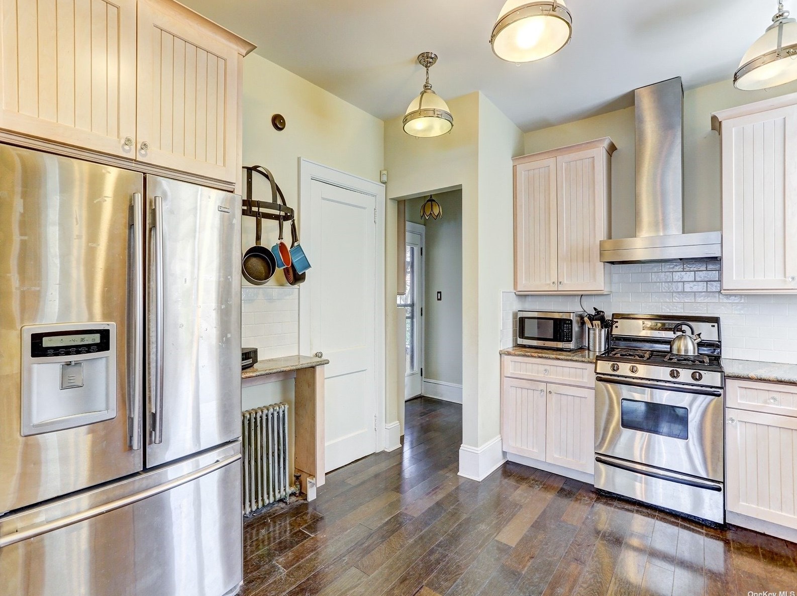 264 National Blvd, East Atlantic Beach NY  11561-3323 exterior