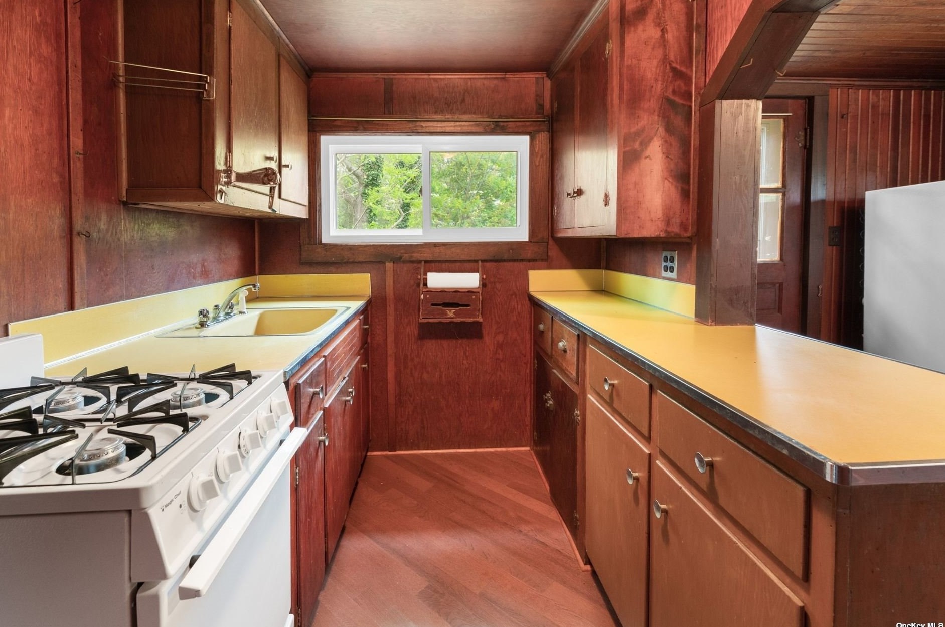 10 Riley Ave, Mattituck NY  11952-1859 exterior