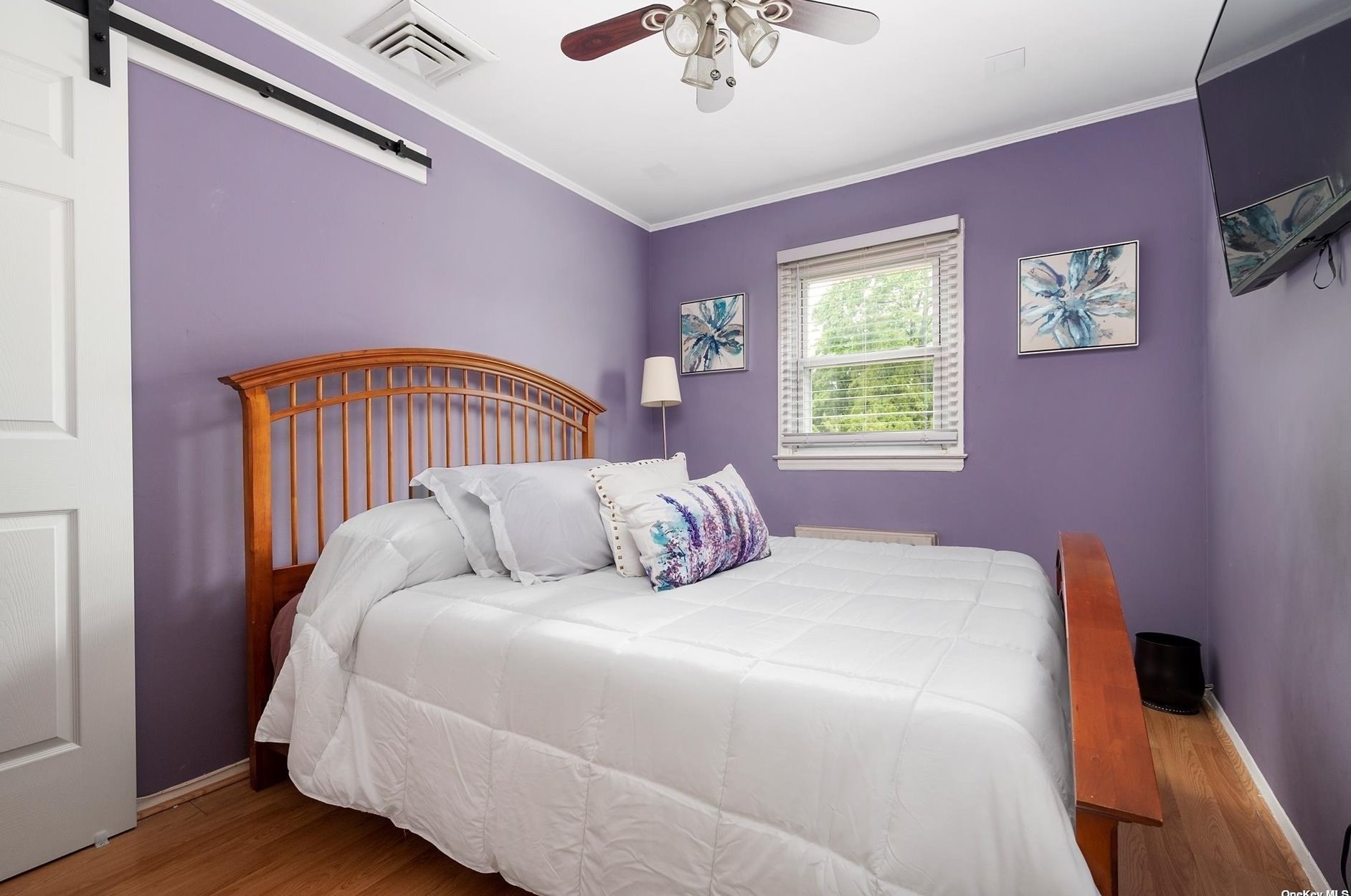 8 Noon Pl, Freeport NY  11520-5347 exterior