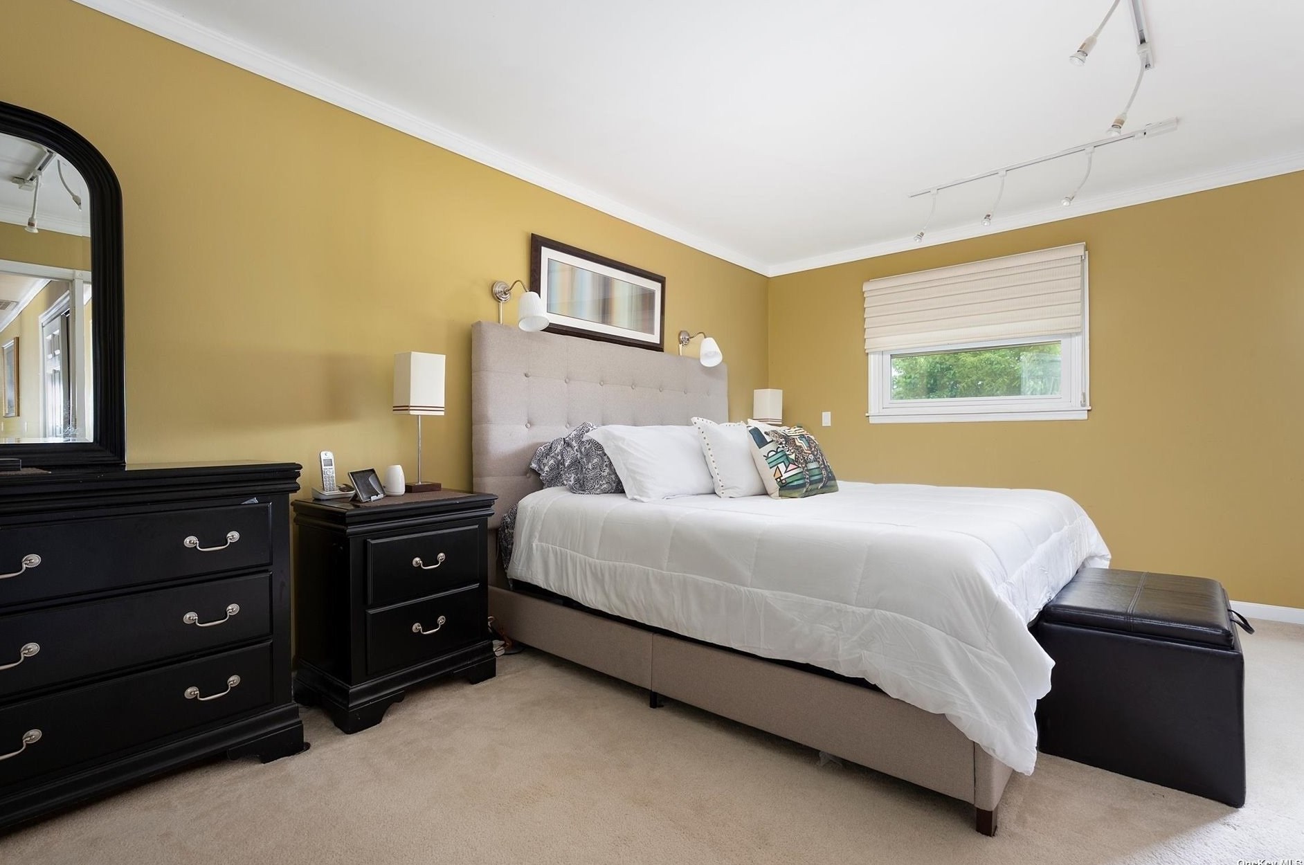 8 Noon Pl, Freeport NY  11520-5347 exterior