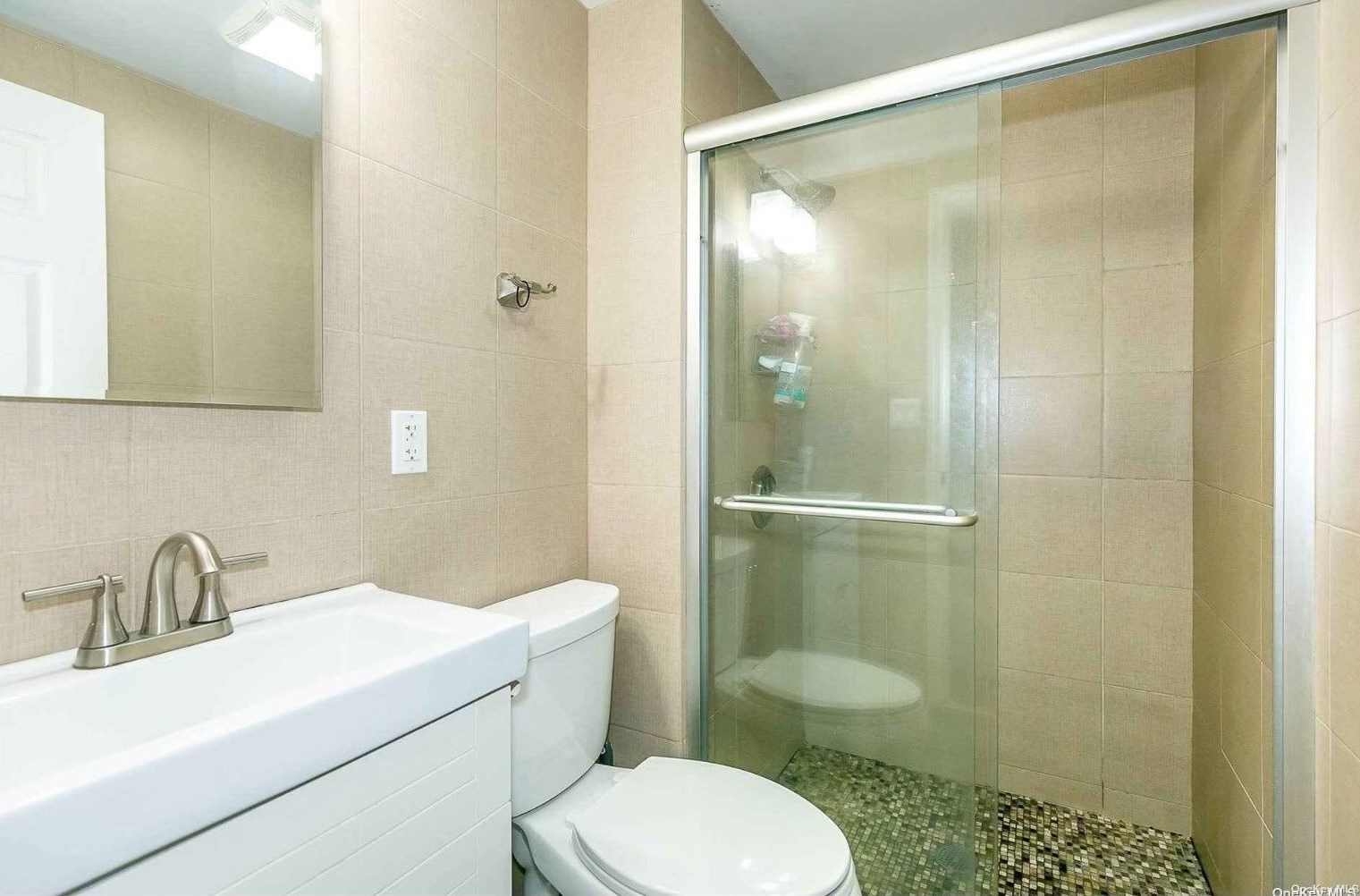 66-05 Saunders St, Flushing NY  11374-1027 exterior