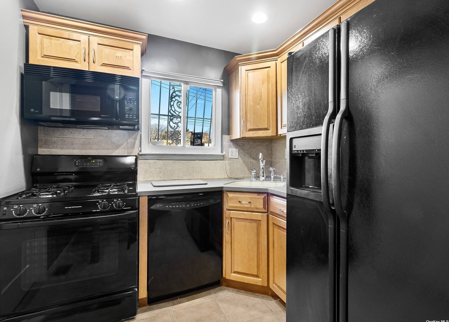 274 Chester St, Brooklyn NY  11212-5535 exterior