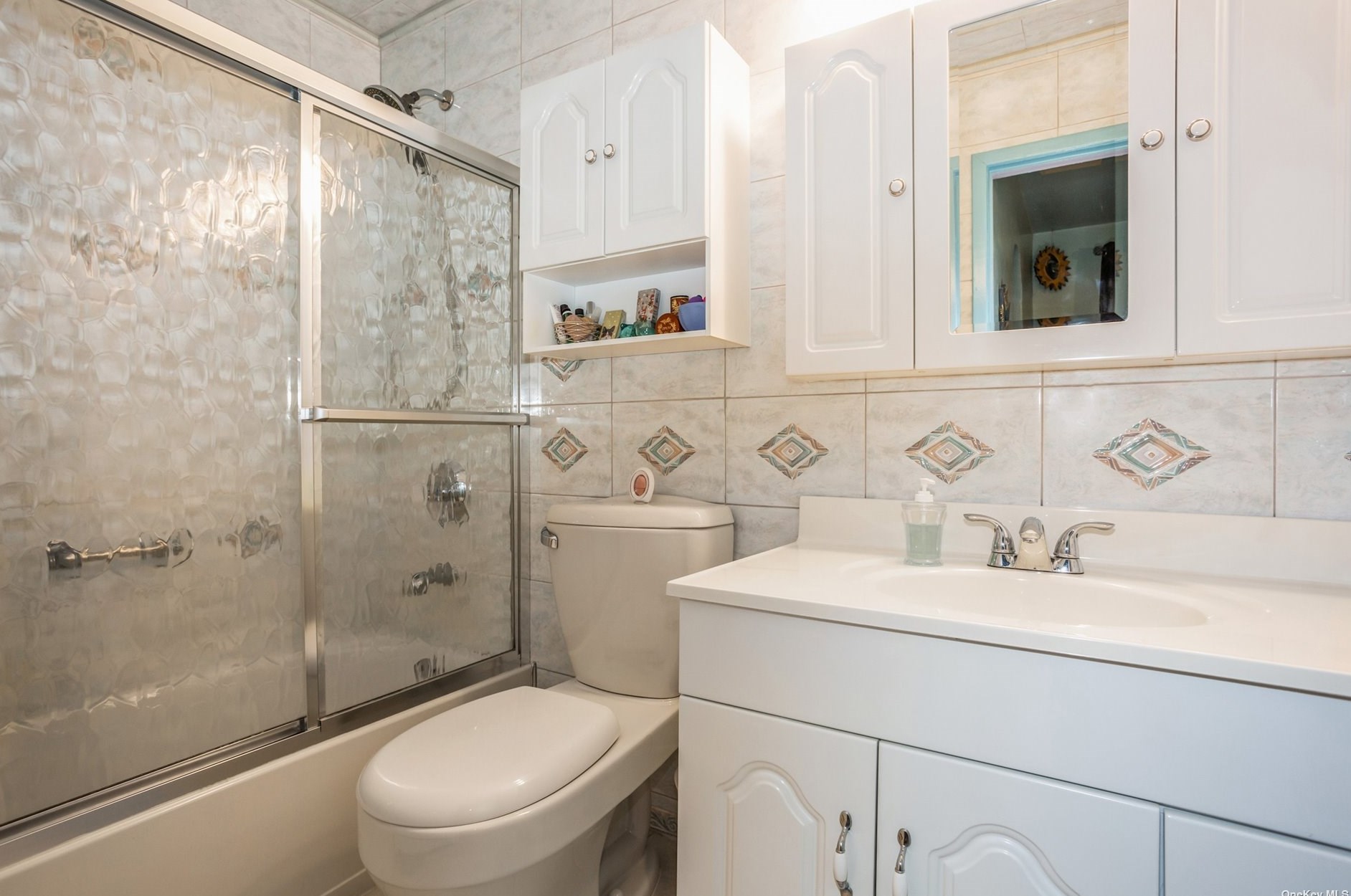 8 Malcolm St, North Bellport NY  11713-1008 exterior