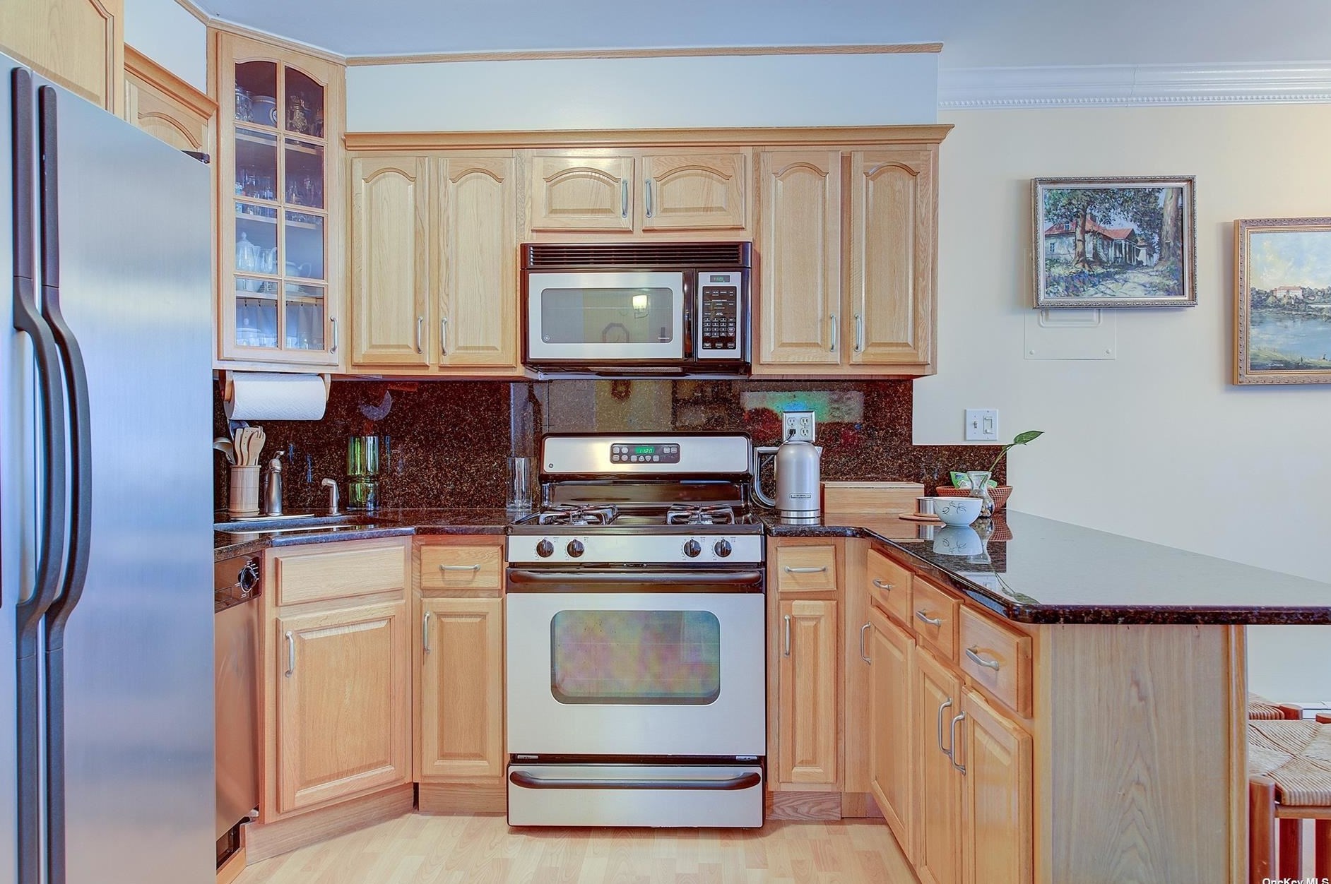 72-31 Metropolitan Ave, Flushing NY 11379-1045 exterior