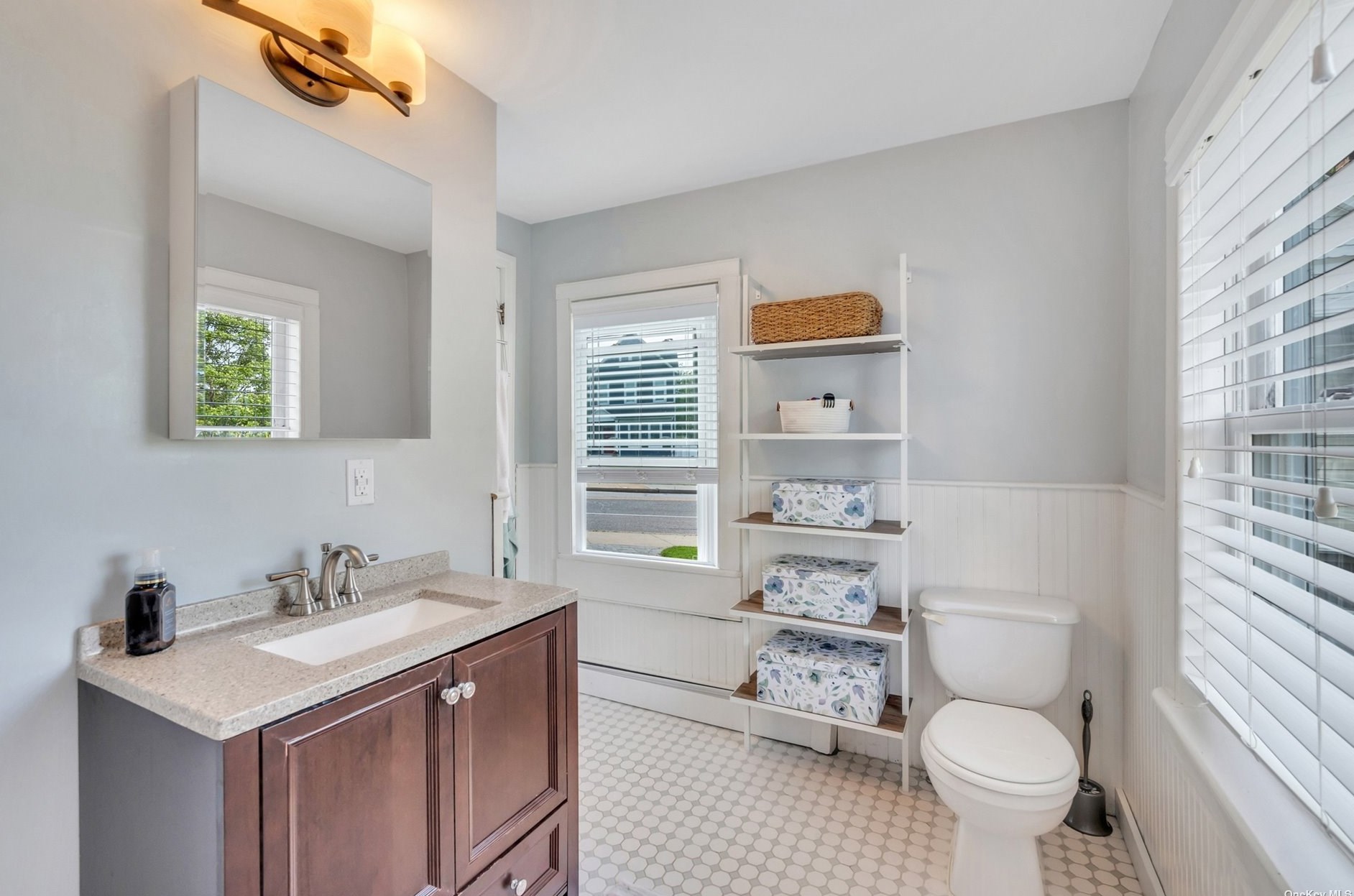 429 Ocean Ave, Canaan Lake NY  11772-1104 exterior