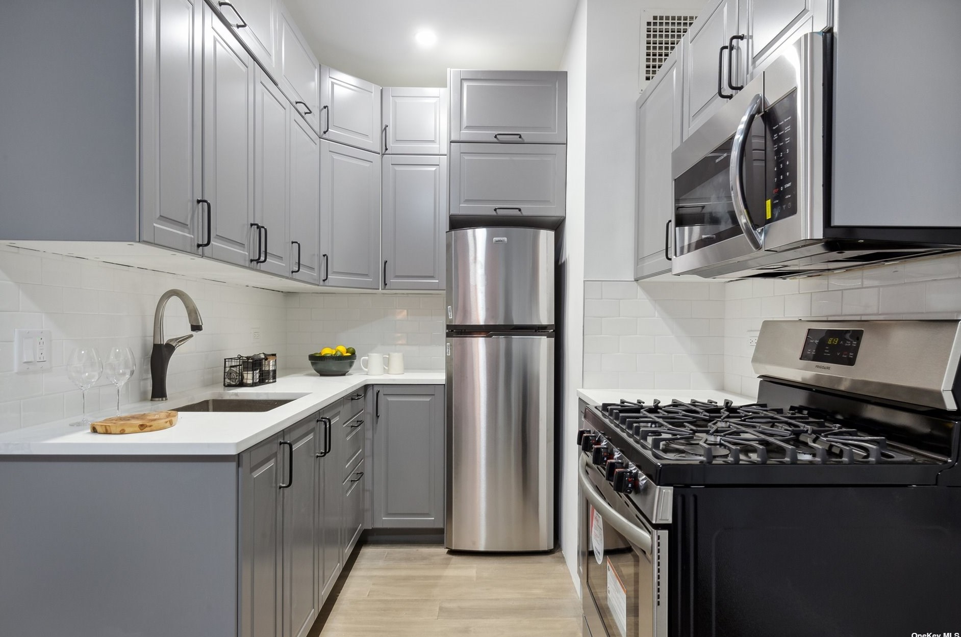 40-35 Ithaca St, Flushing NY  11379-1430 exterior