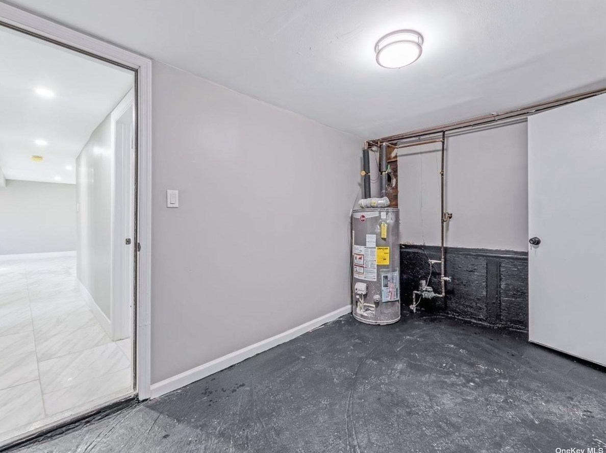 3430 Lindbergh Ave, Rockville Centre NY  11572-5507 exterior