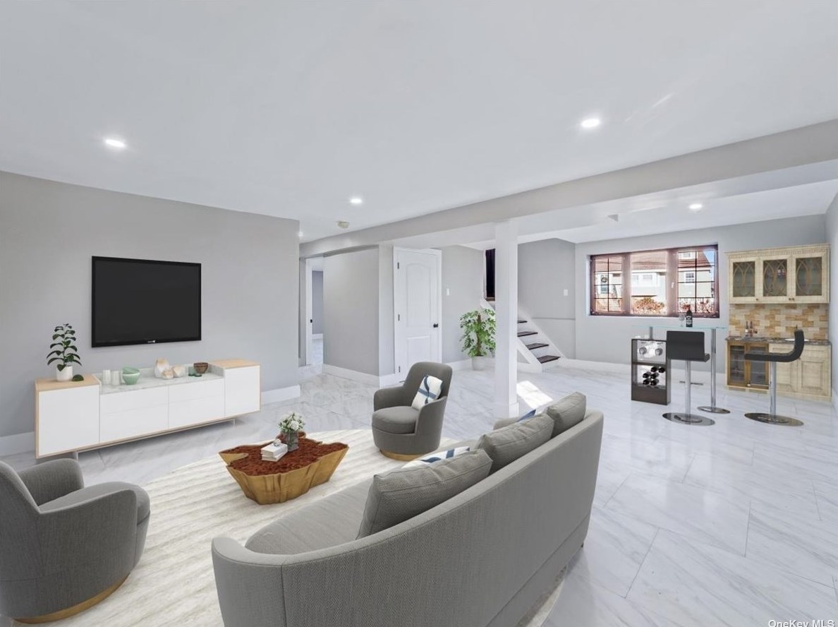 3430 Lindbergh Ave, Rockville Centre NY  11572-5507 exterior