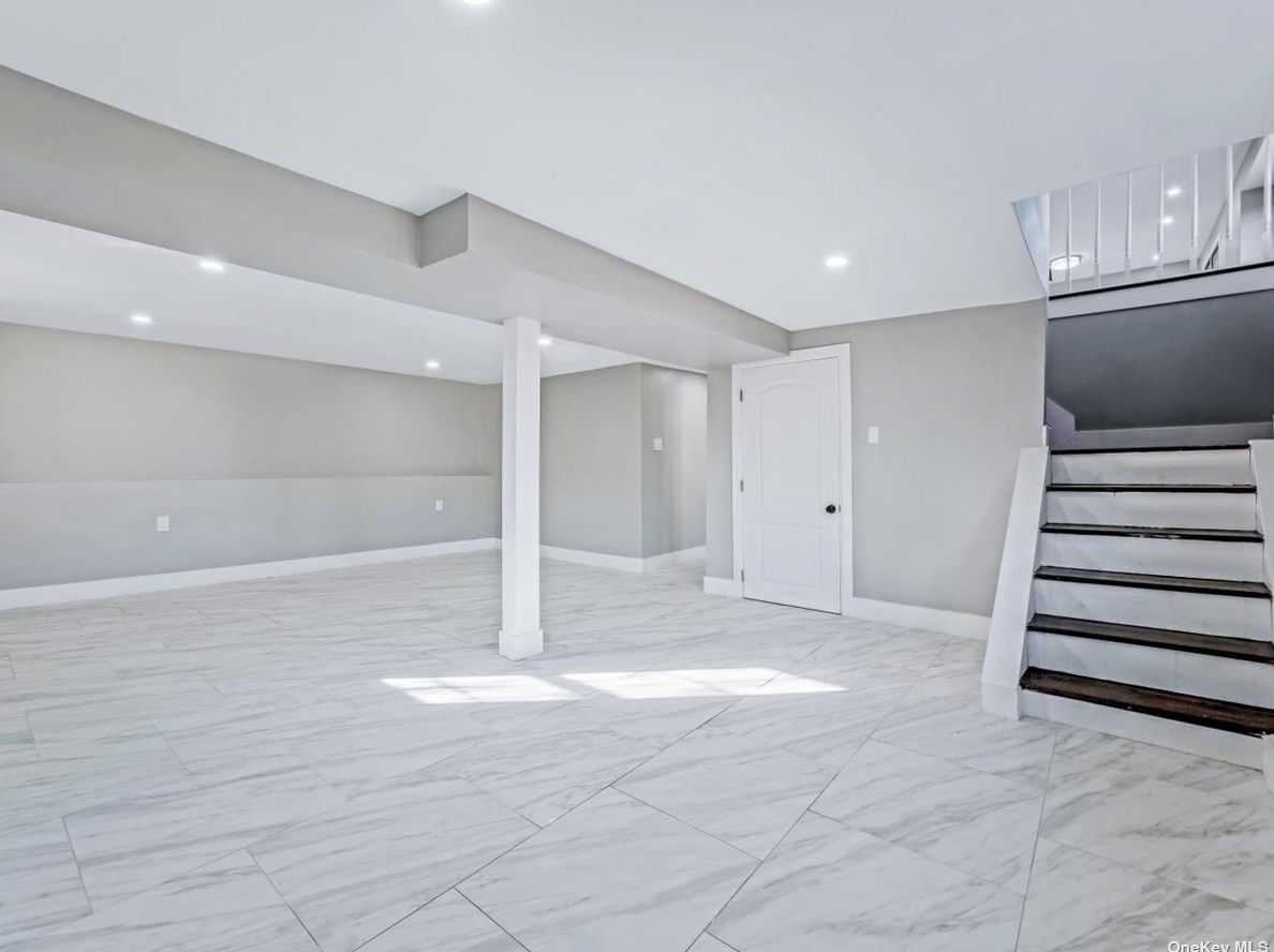 3430 Lindbergh Ave, Rockville Centre NY  11572-5507 exterior