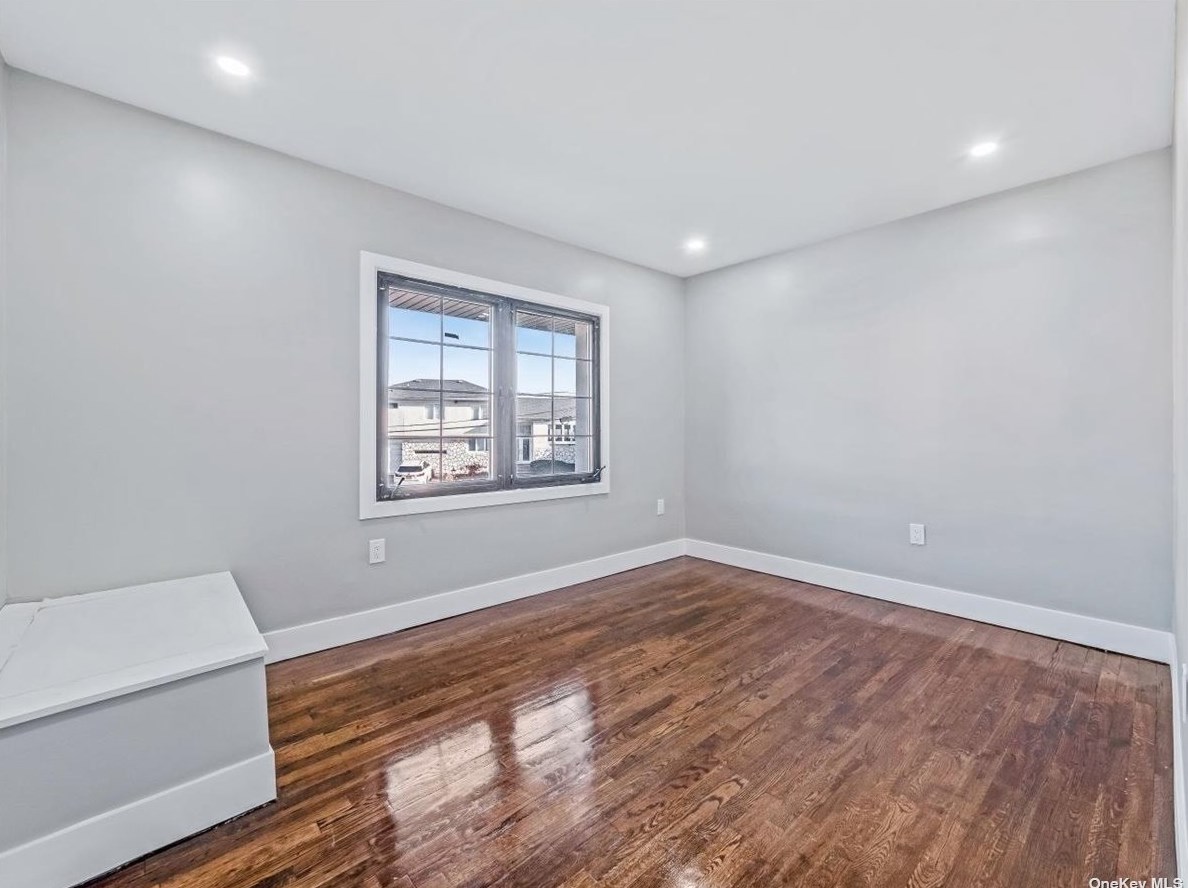 3430 Lindbergh Ave, Rockville Centre NY  11572-5507 exterior