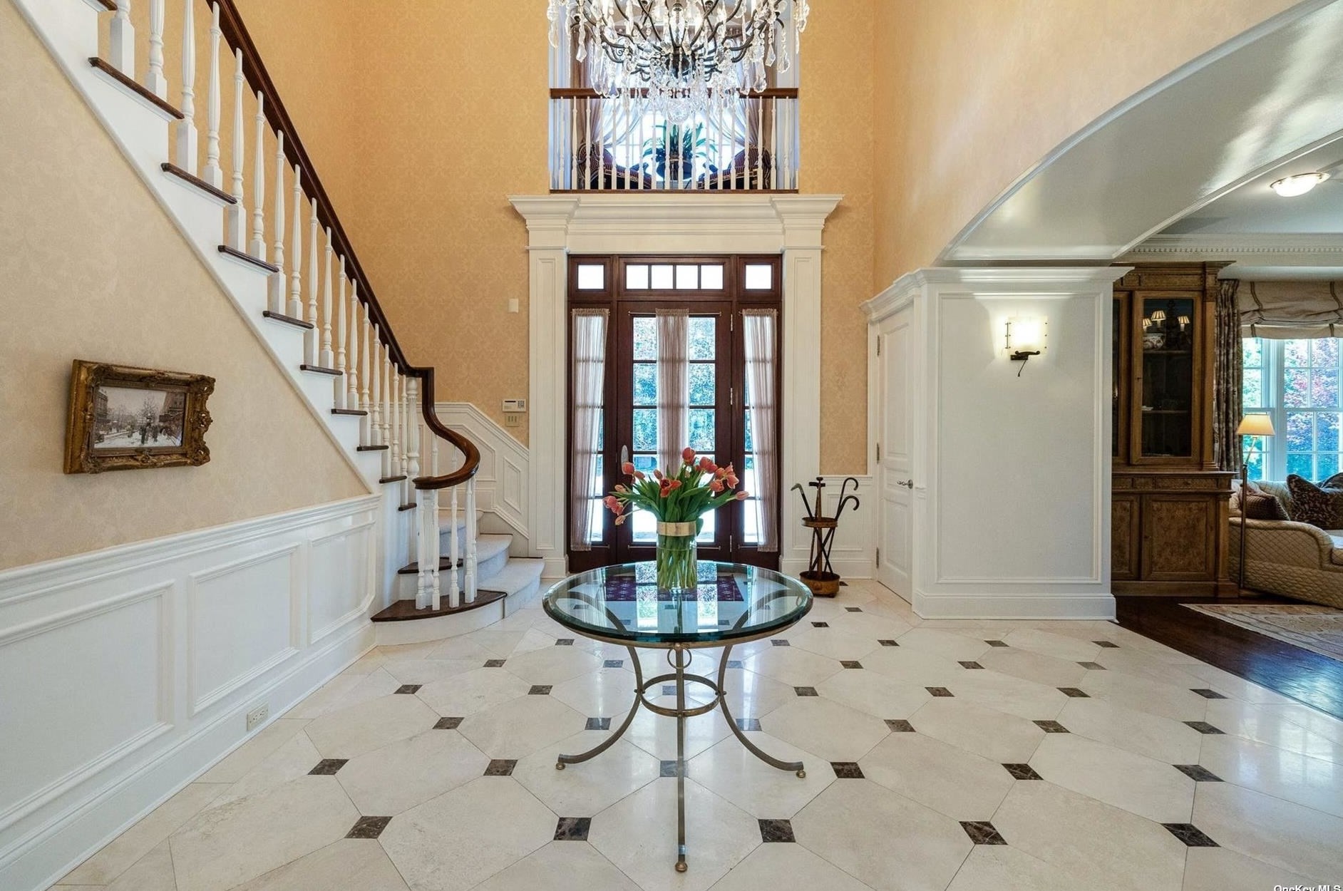 50 Applegreen Dr, Westbury, NY 11568