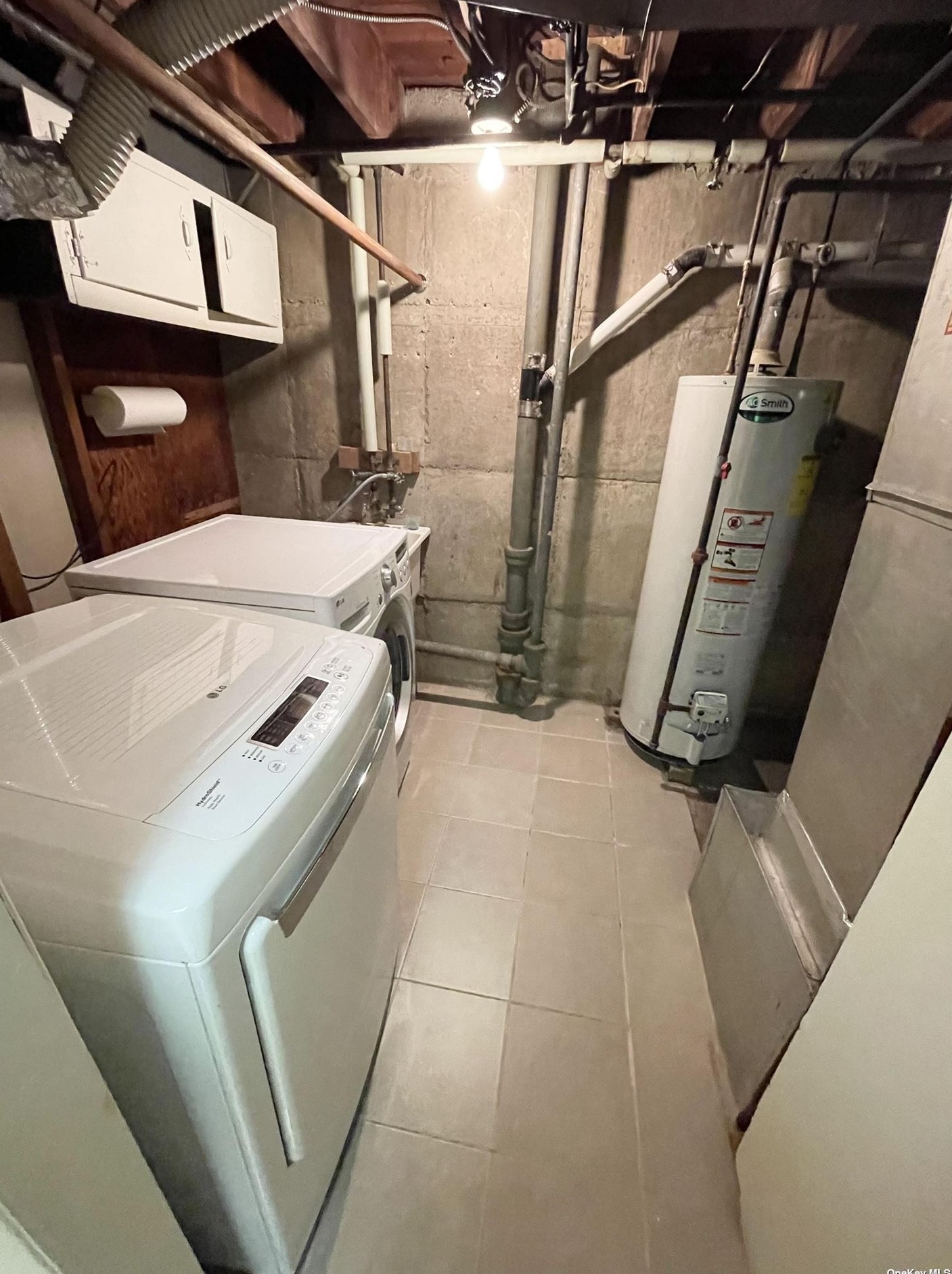 56-47 207th St, Flushing NY  11360-1350 exterior