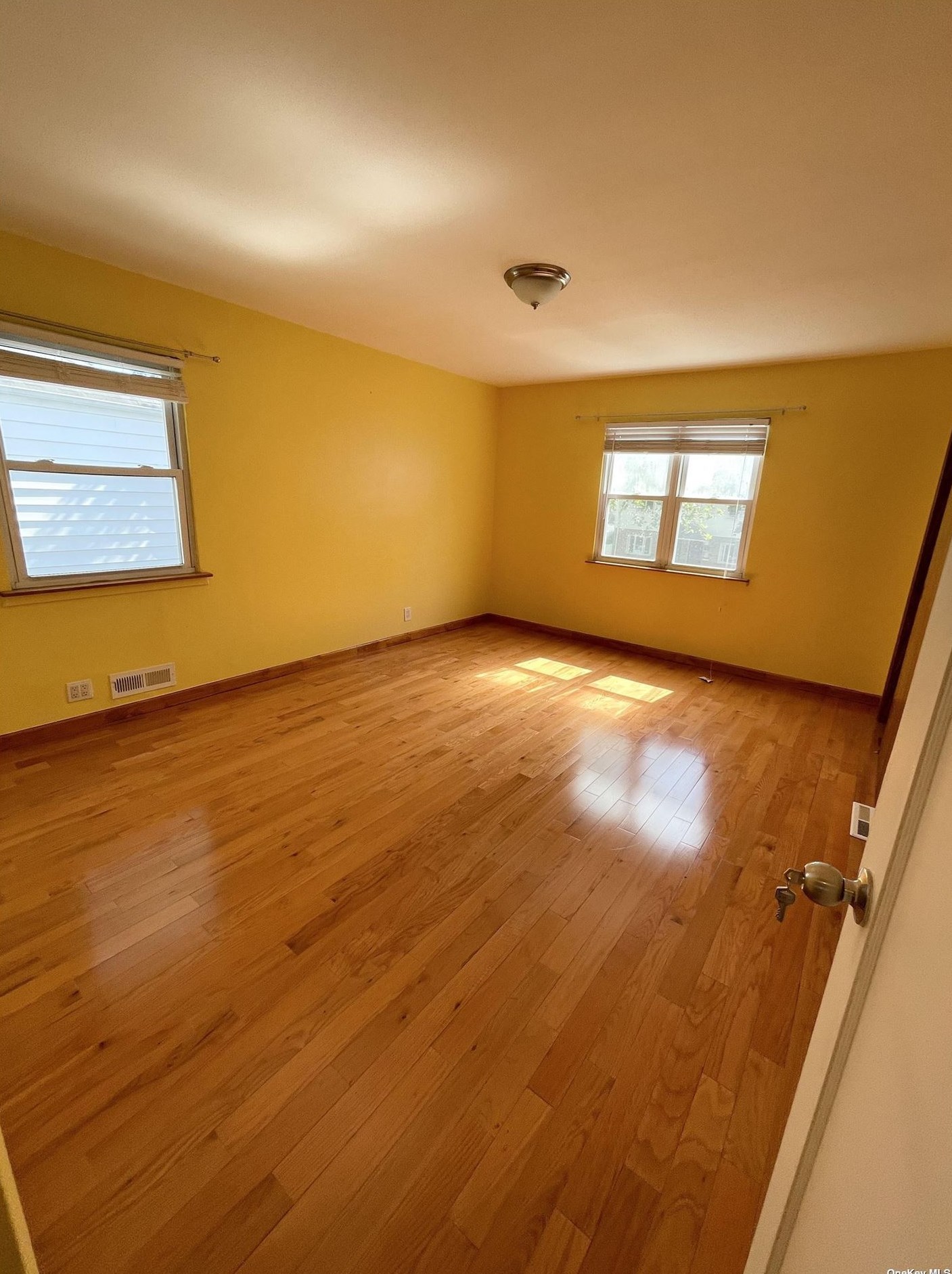 56-47 207th St, Flushing NY  11360-1350 exterior