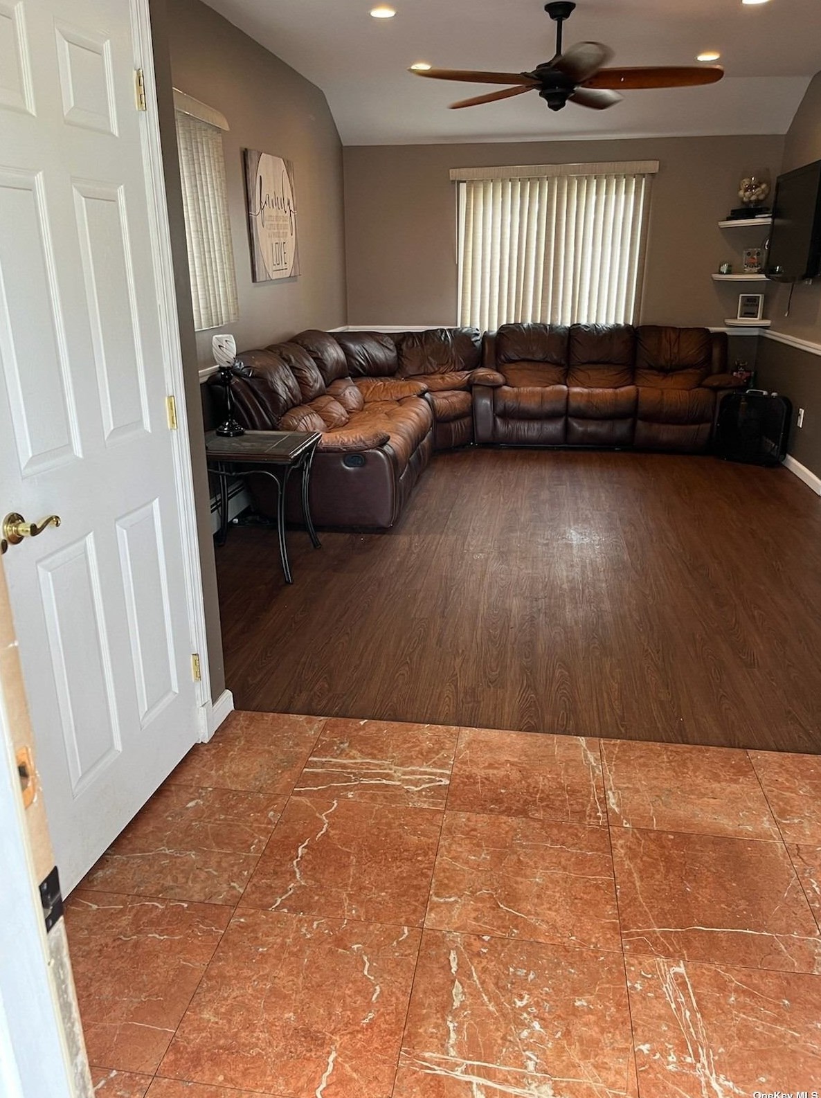 27 Amber Ln, Plainedge NY  11756-4010 exterior