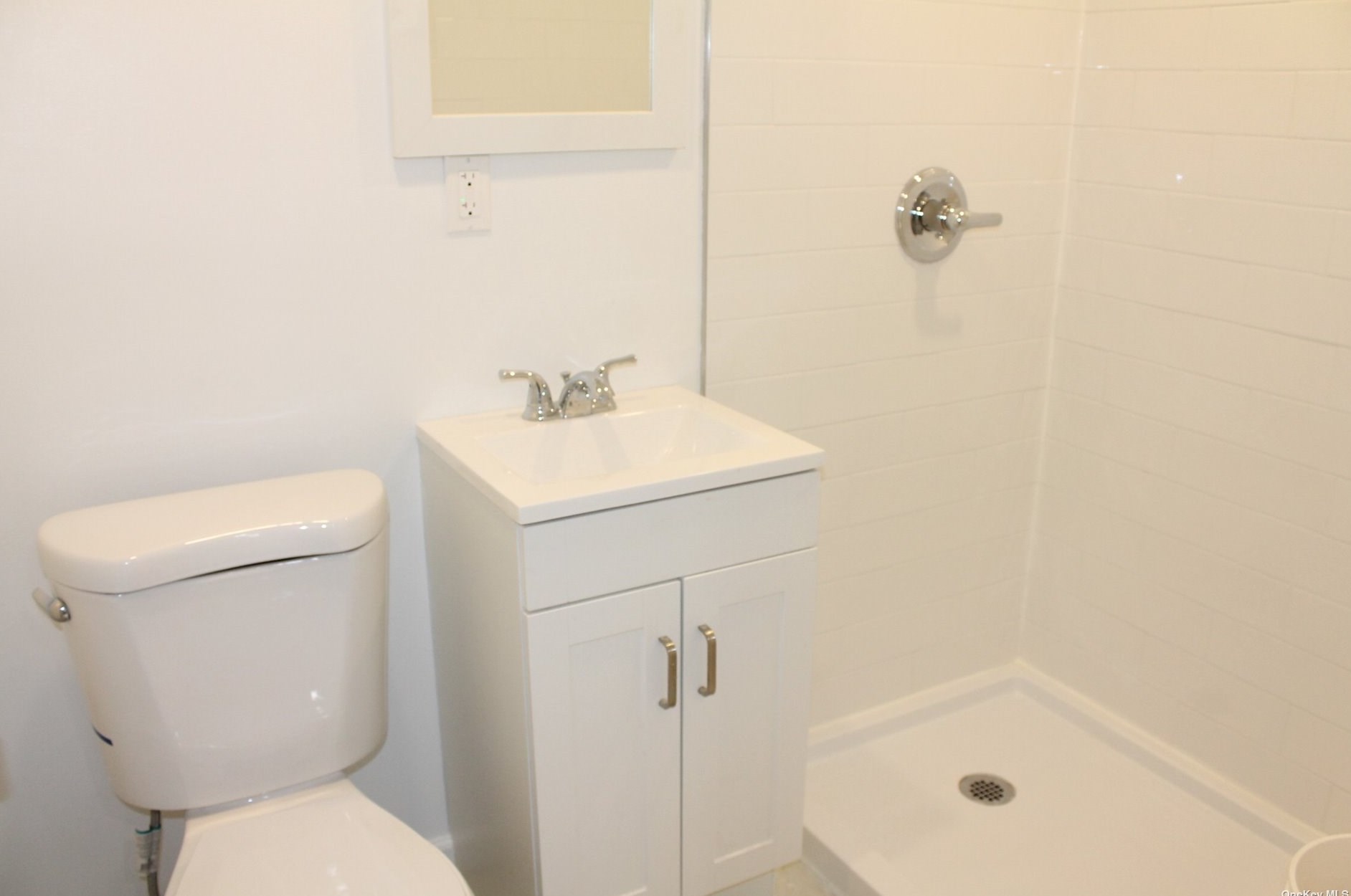 62-13 81st St, Flushing NY  11370-1320 exterior