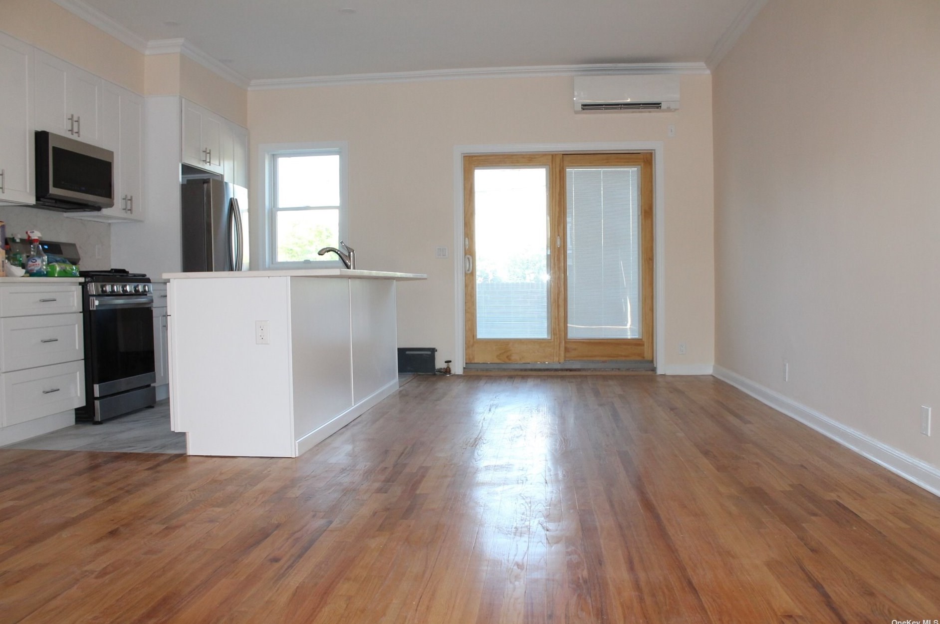 62-13 81st St, Flushing NY  11370-1320 exterior