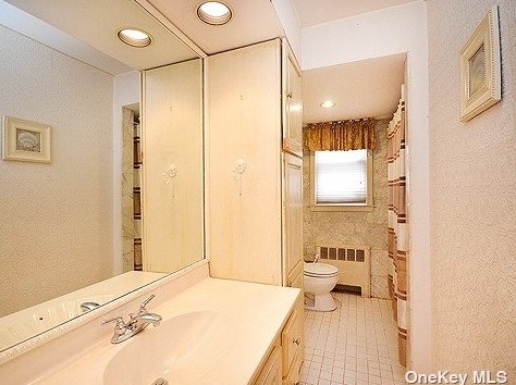 48 Hendrick Ave, Glen Cove NY  11542-2938 exterior