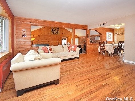 48 Hendrick Ave, Glen Cove NY  11542-2938 exterior