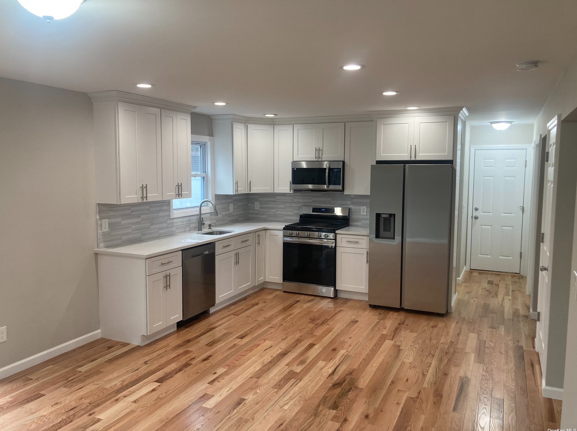 382 Mooney Pond Rd, Farmingville NY  11738-1436 exterior