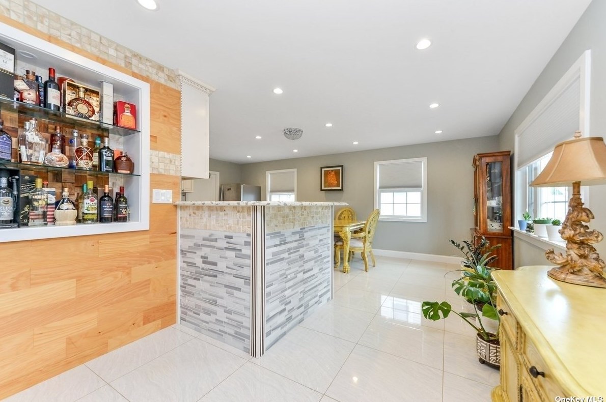 39 Valley Rd, Plainedge NY  11756-2906 exterior