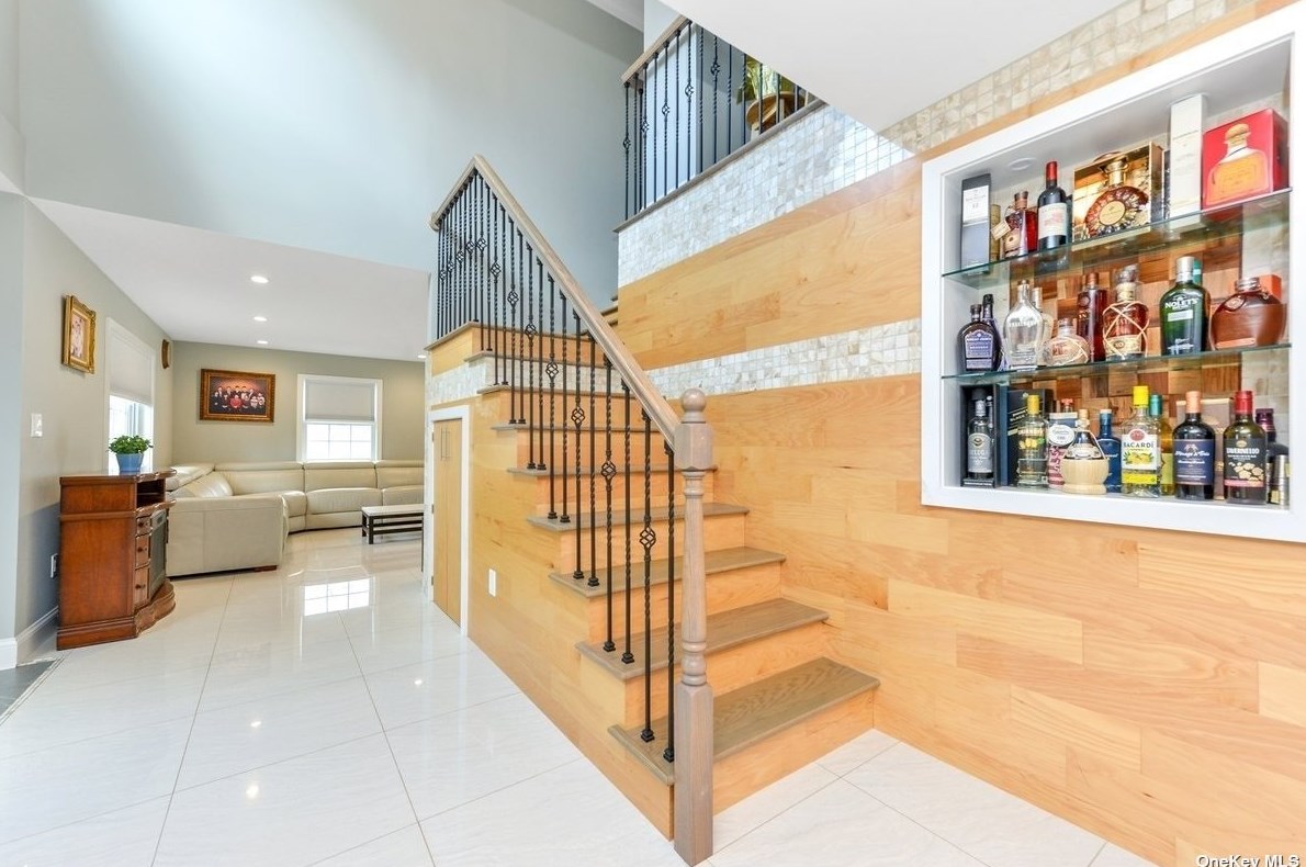 39 Valley Rd, Plainedge NY  11756-2906 exterior