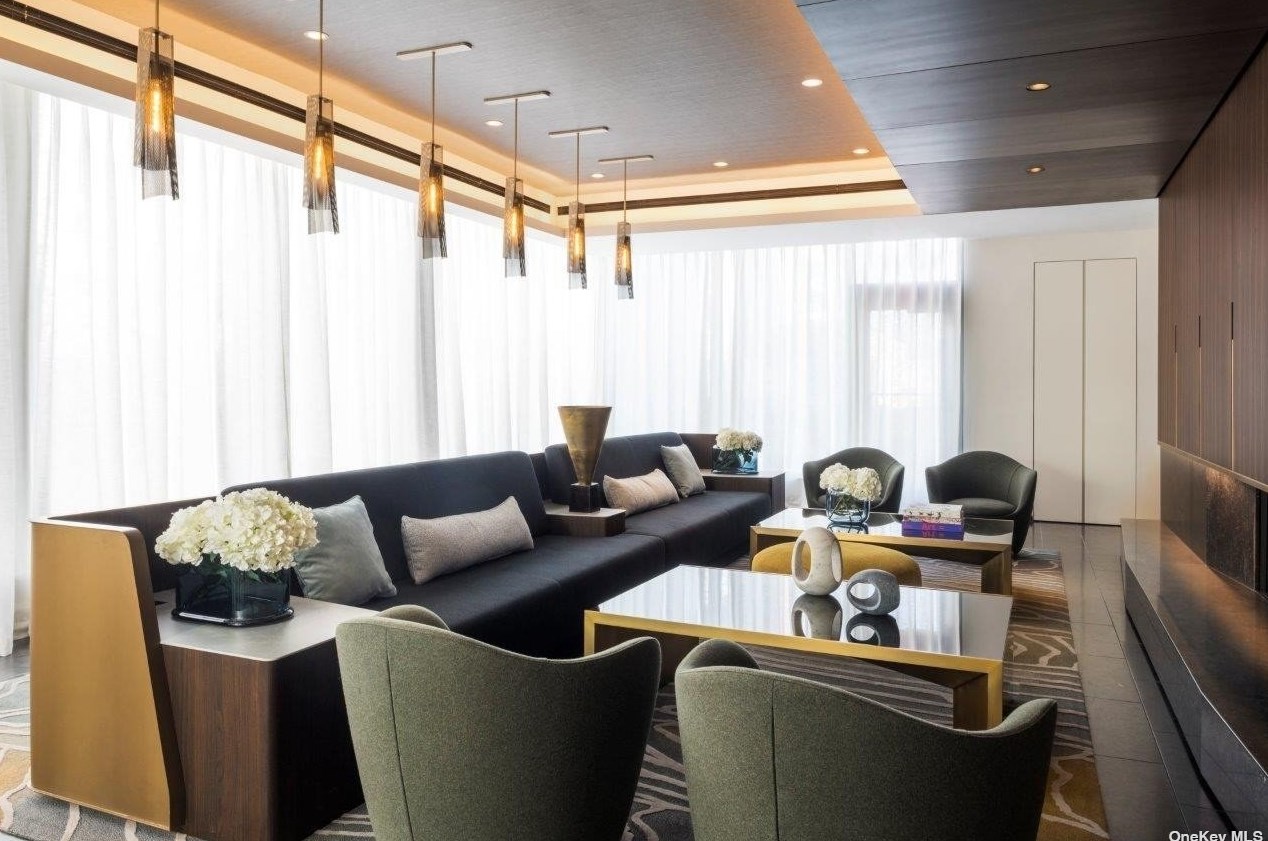 133-27 39th Ave, Flushing NY  11354-2410 exterior