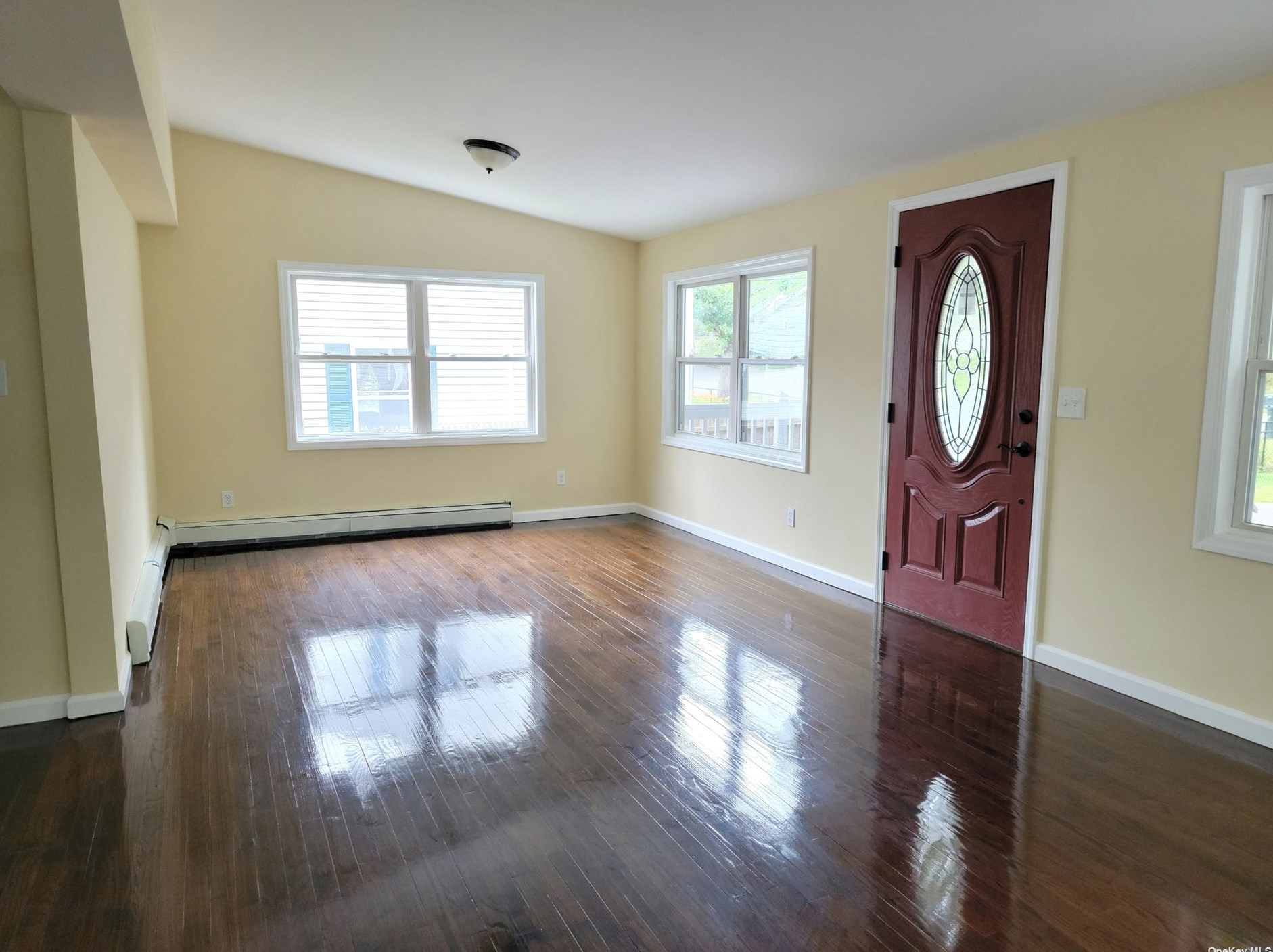 43 Highview Ave, Selden NY  11784-3525 exterior