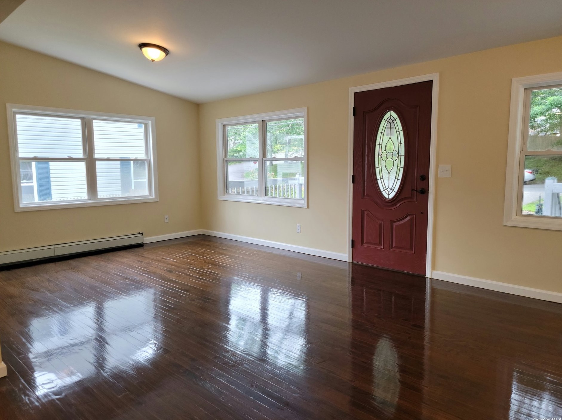 43 Highview Ave, Selden NY  11784-3525 exterior