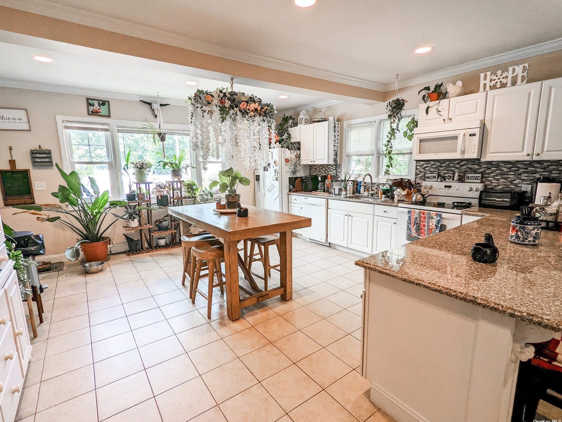 27 Odin Rd, Rocky Point NY  11778-9568 exterior