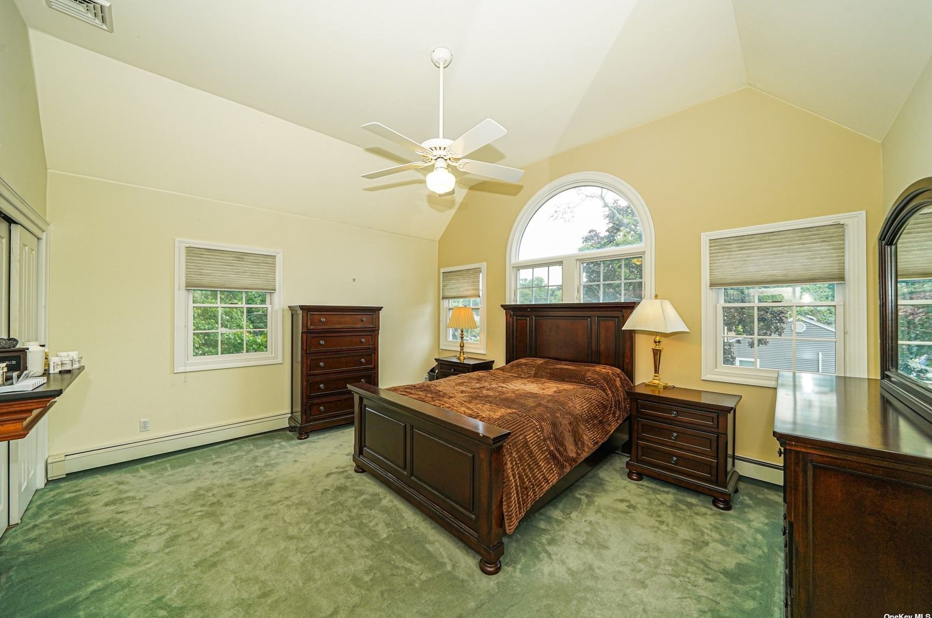23 Jerome St, Smithtown NY  11787-5738 exterior