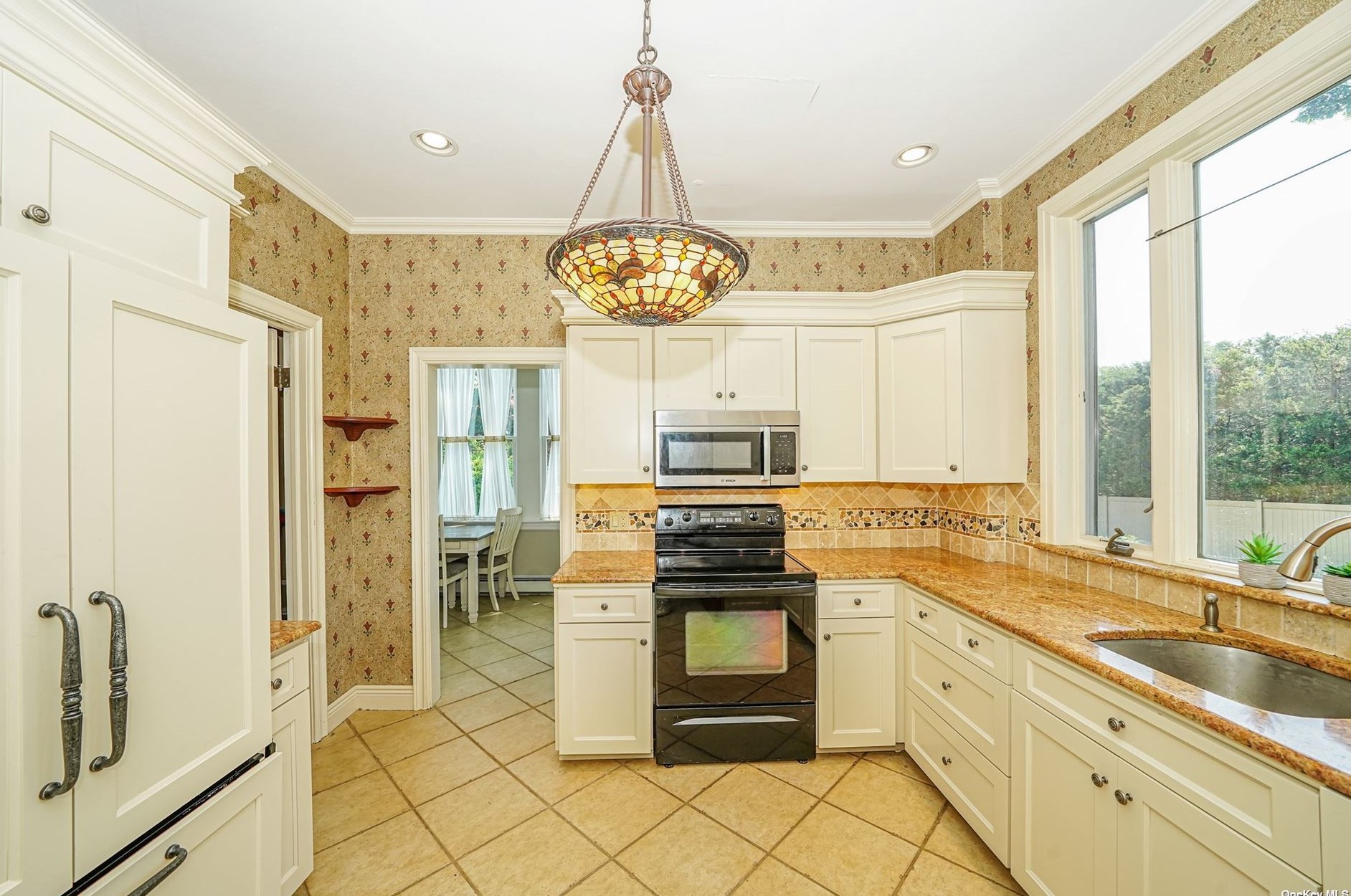 23 Jerome St, Smithtown NY  11787-5738 exterior