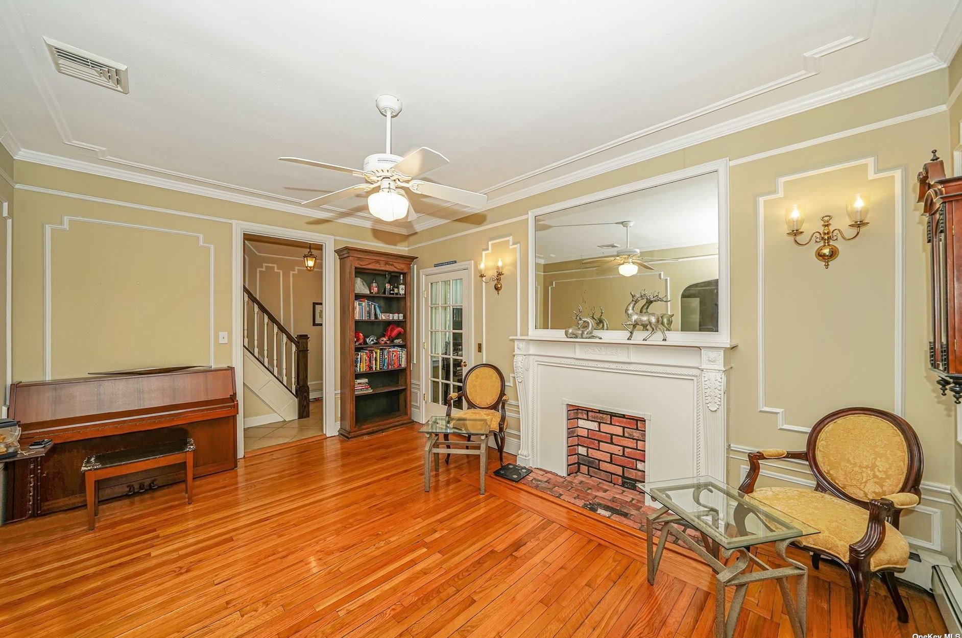 23 Jerome St, Smithtown NY  11787-5738 exterior