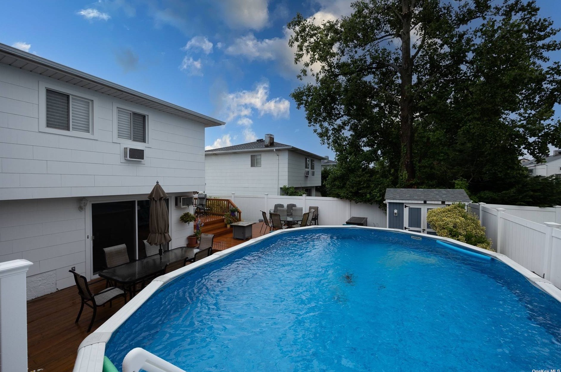 26 Prospect St, Freeport NY  11520-6045 exterior