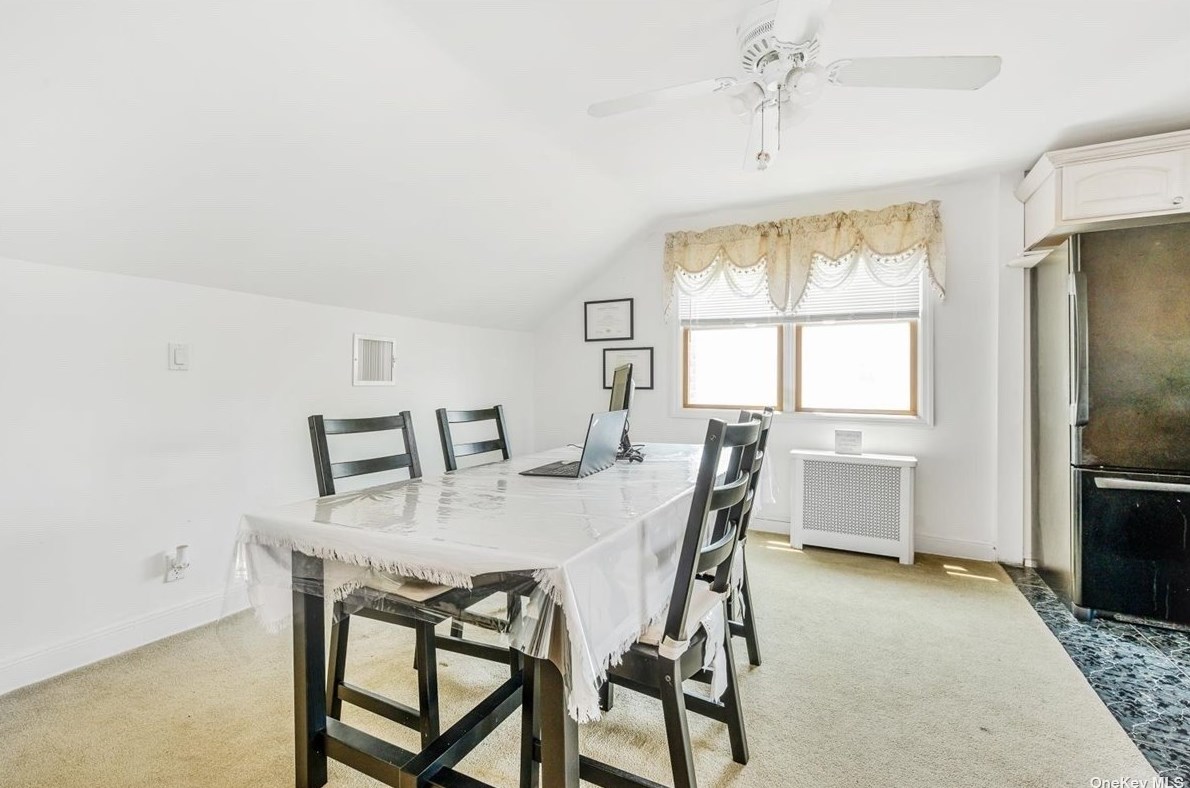 14 Ivanhoe Dr, North Merrick NY 11566-4114 exterior